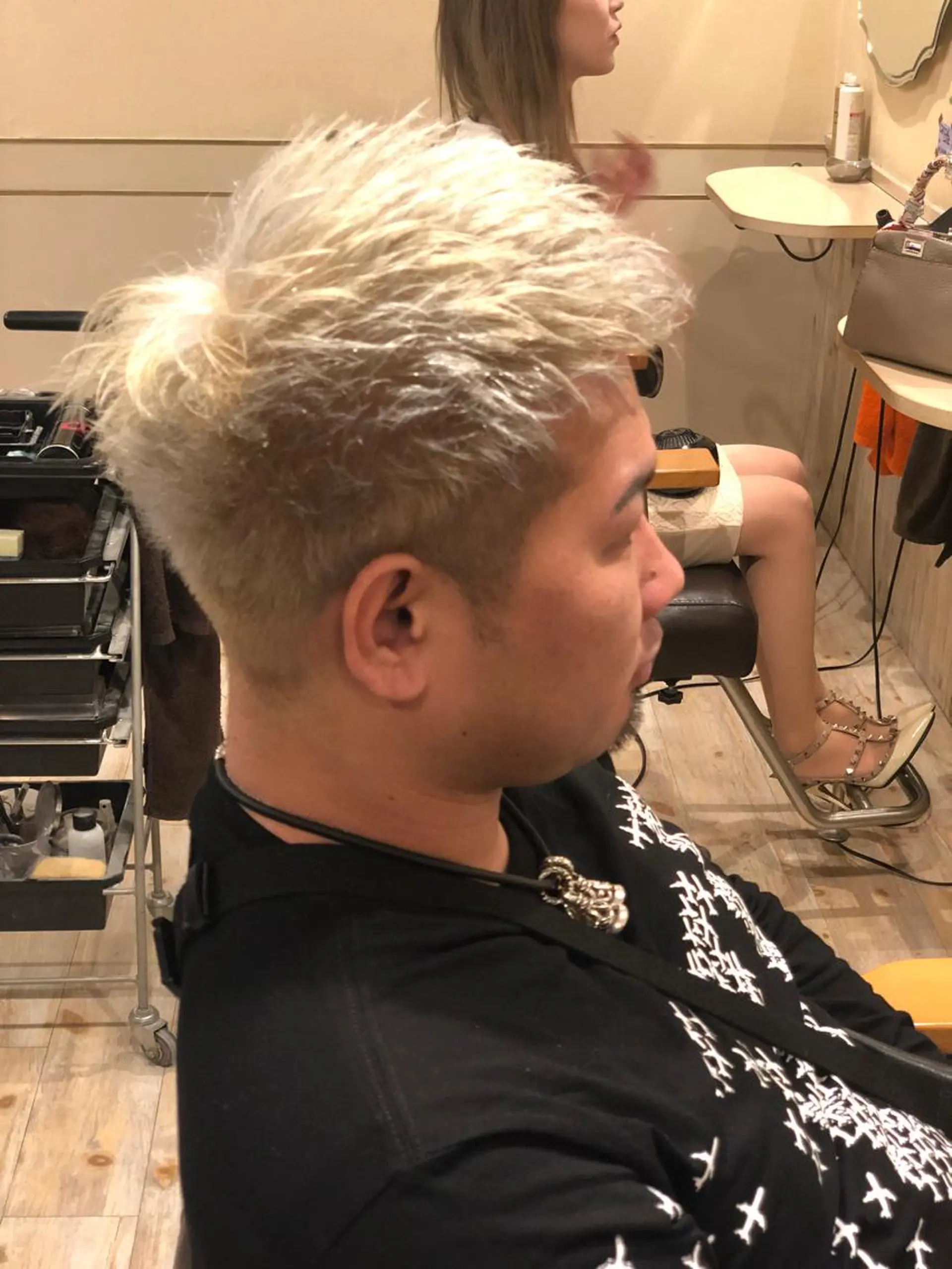 カラー メンズ vi viのヘアスタイル