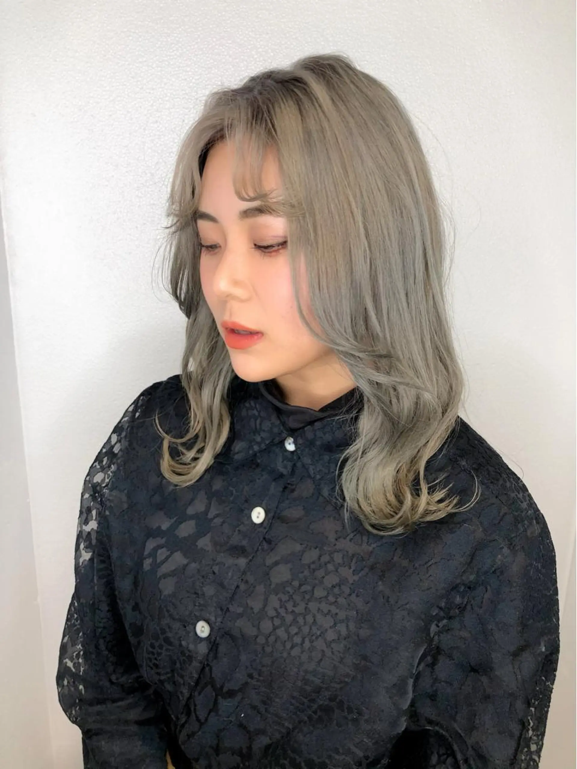 ミディアム カラー ブリーチ ハイトーンカラー 店長　濱口 花菜　美髪整形のヘアスタイル