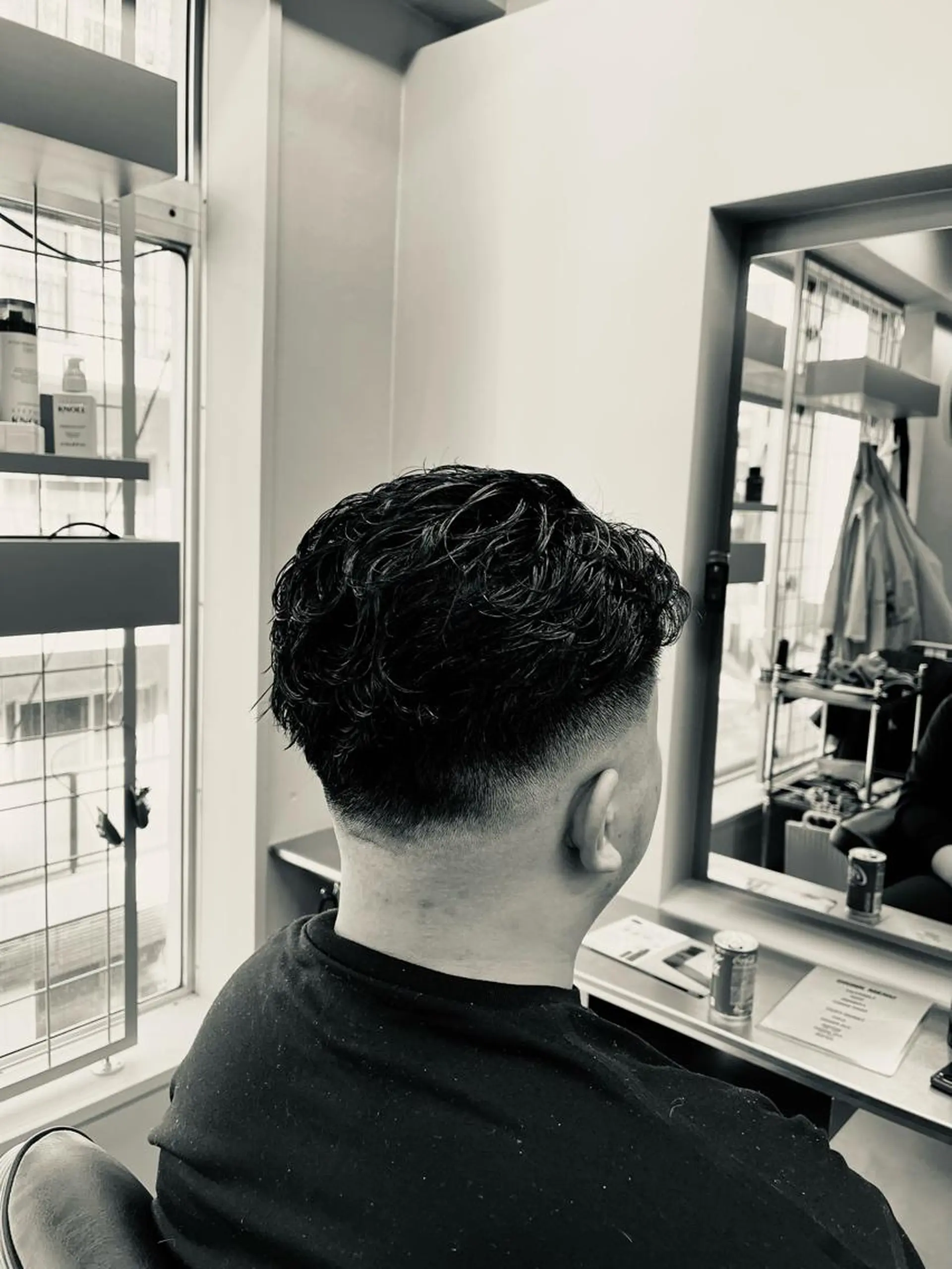 ショート パーマ メンズ センターパート フェードカット マッシュ メンズパーマ メンズツイストパーマ 池袋メンズパーマ フェード純平のヘアスタイル