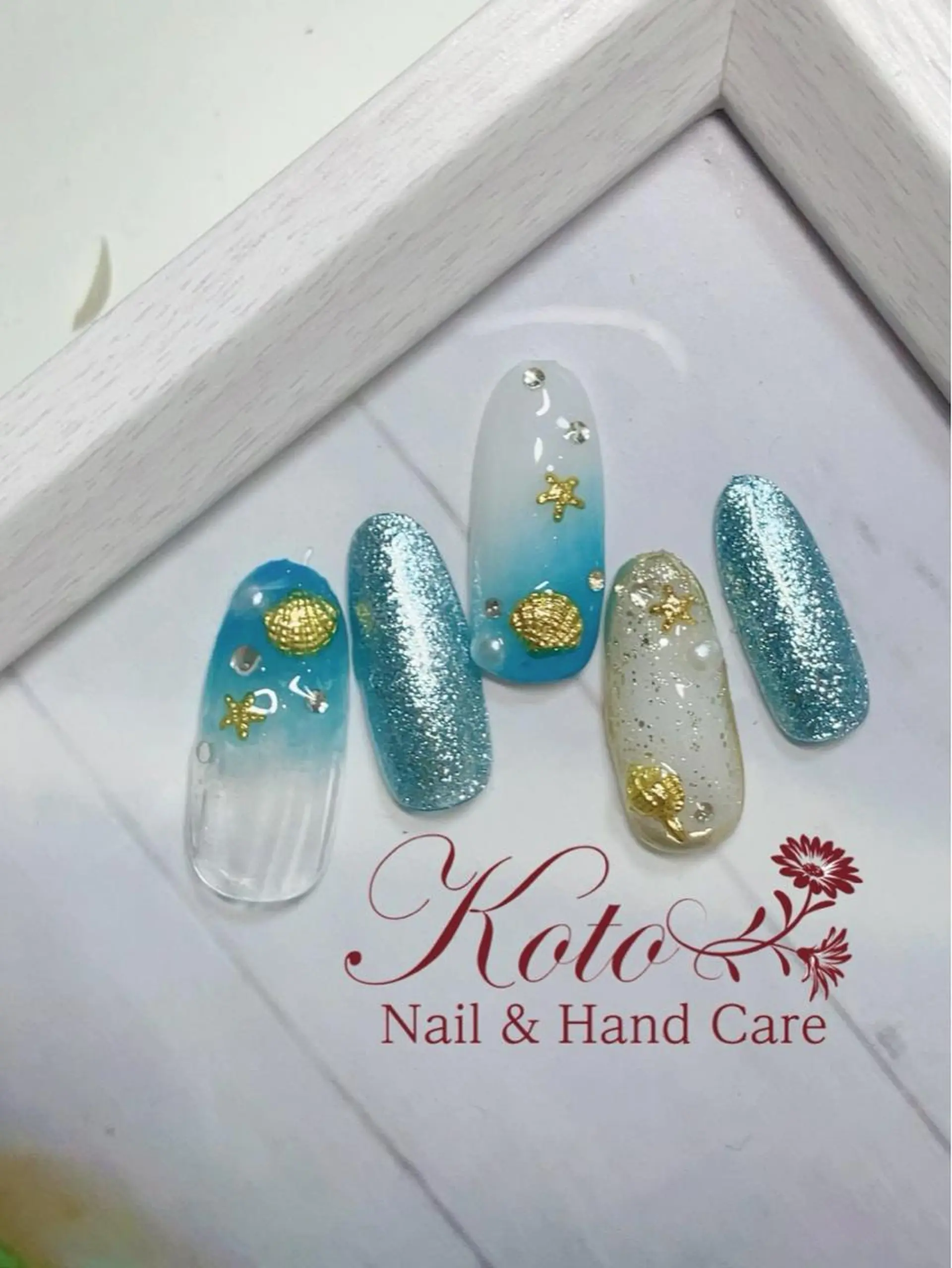 ネイル 長さ出し フットネイル フレンチネイル ジェルネイル ラメ(グリッター) Risa ネイルサロンKOTOのネイルデザイン