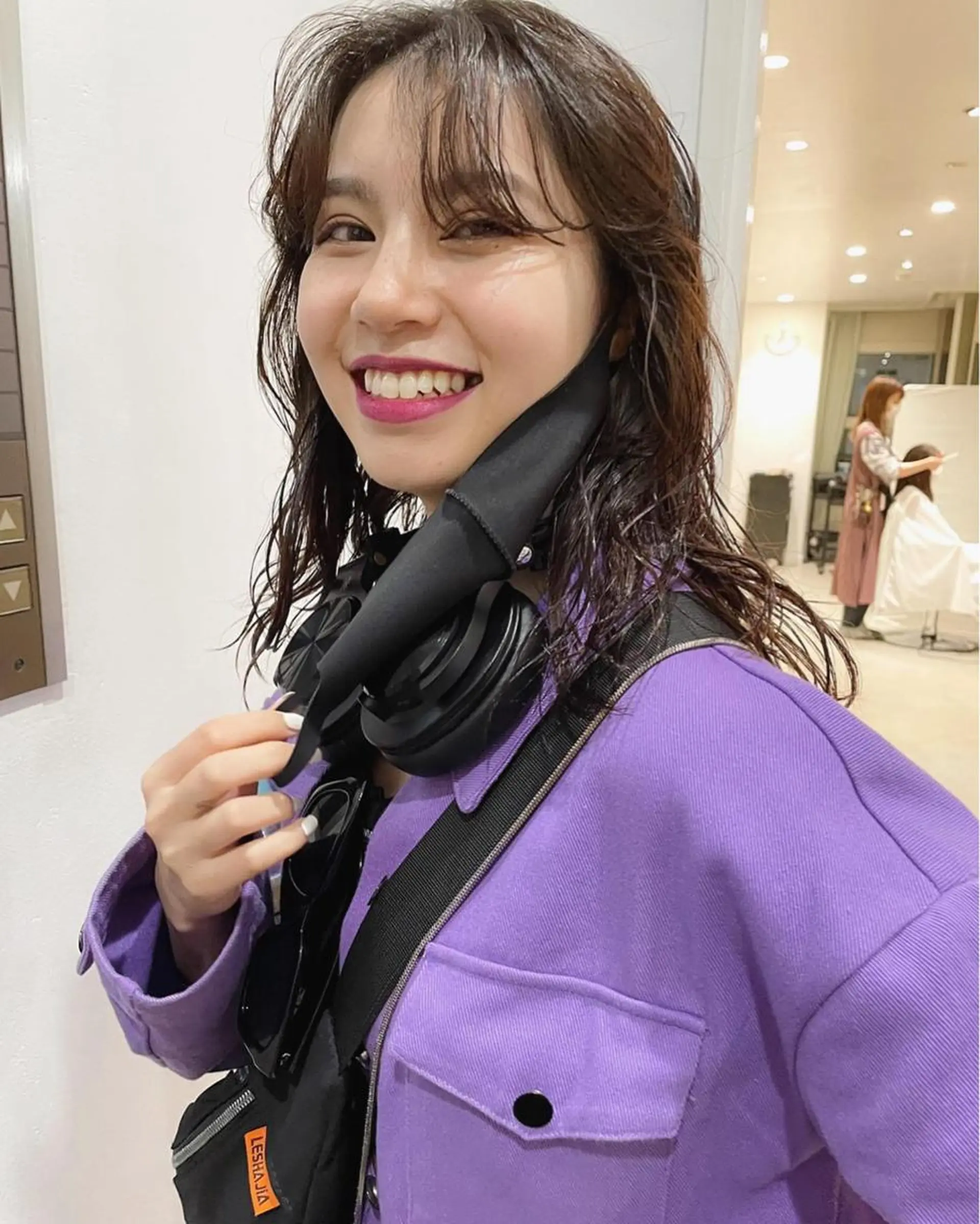 ミディアム カラー くせ毛 カット ヘアカラー トリートメント 村上雅人 ナチュラルモードのヘアスタイル