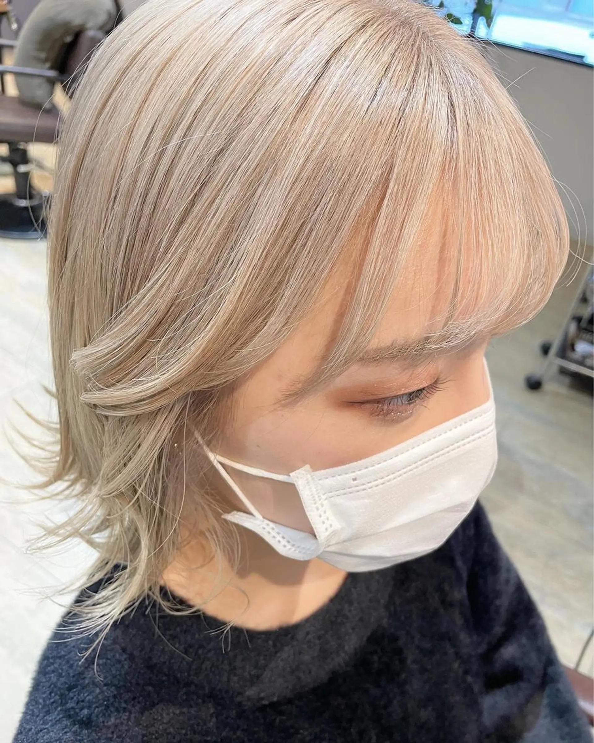 カラー ベージュカラー ブリーチ ブロンド ブロンドベージュ 大賀 チサトのヘアスタイル