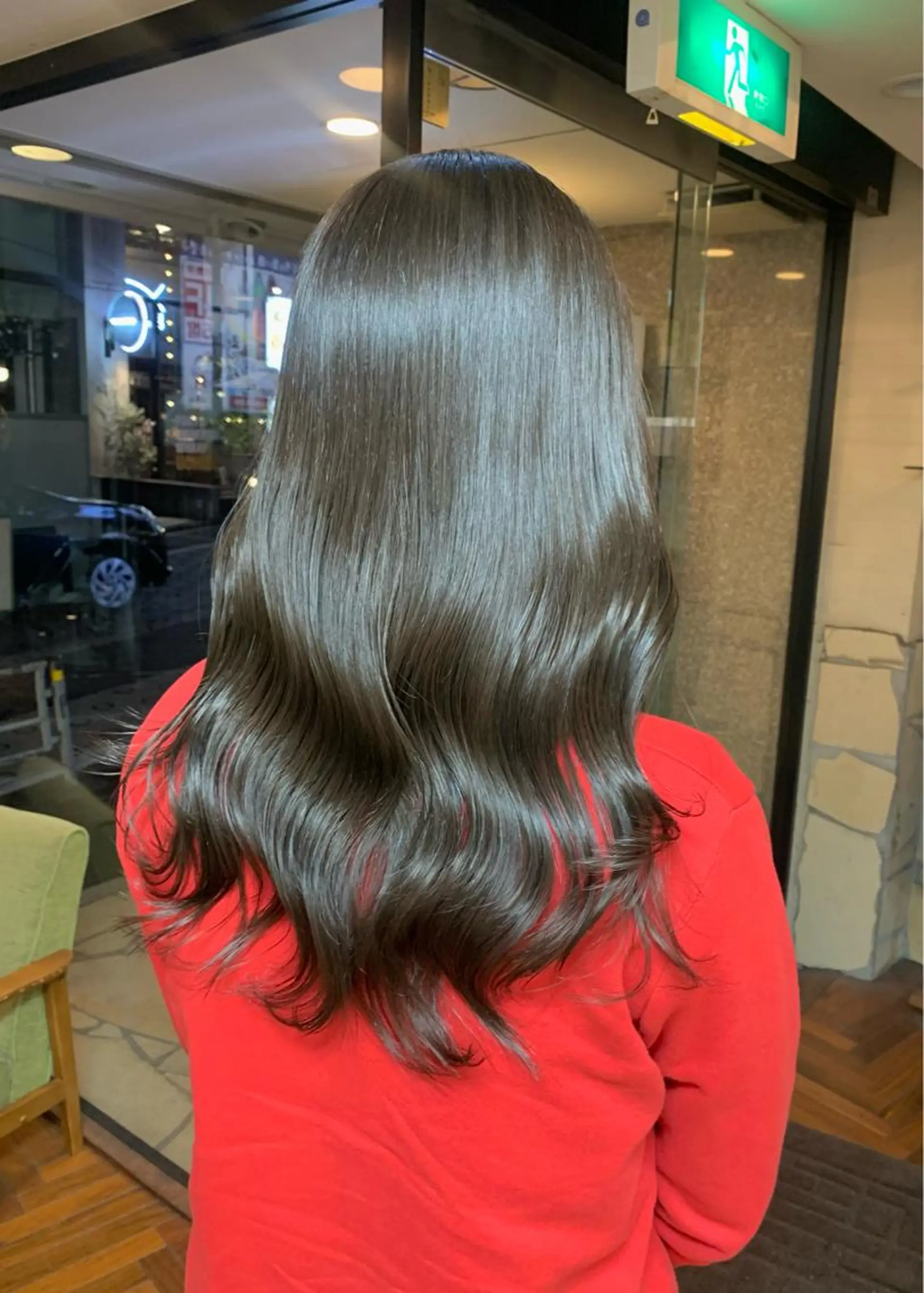 セミロング カラー ベージュカラー ブリーチ ブリーチなしカラー オリーブベージュ カット ヘアカラー トリートメント 矢野 晃平のヘアスタイル