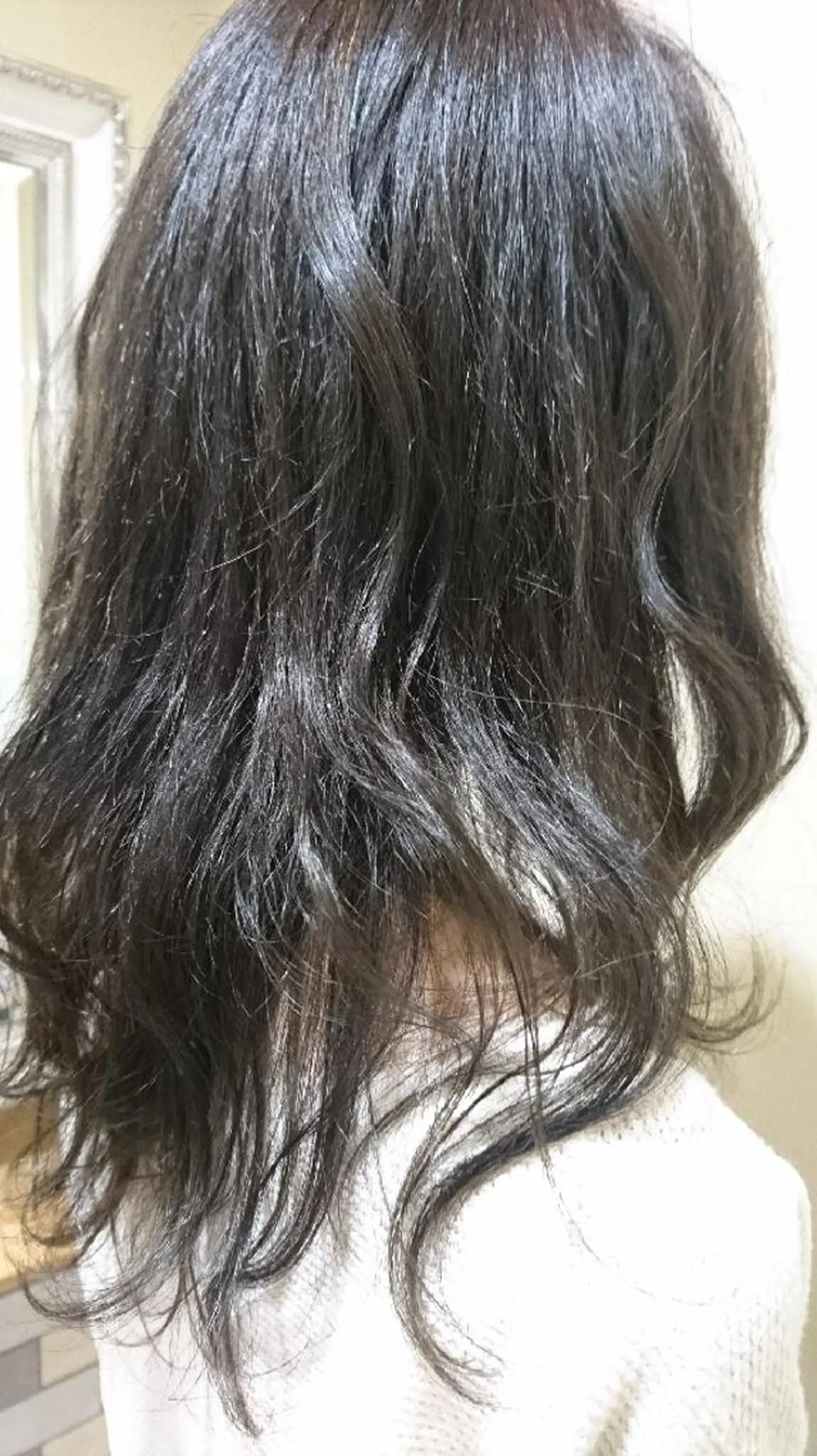 セミロング カラー アッシュ ✳︎SERA✳︎ 平日のみご案内のマツエク・マツパデザイン