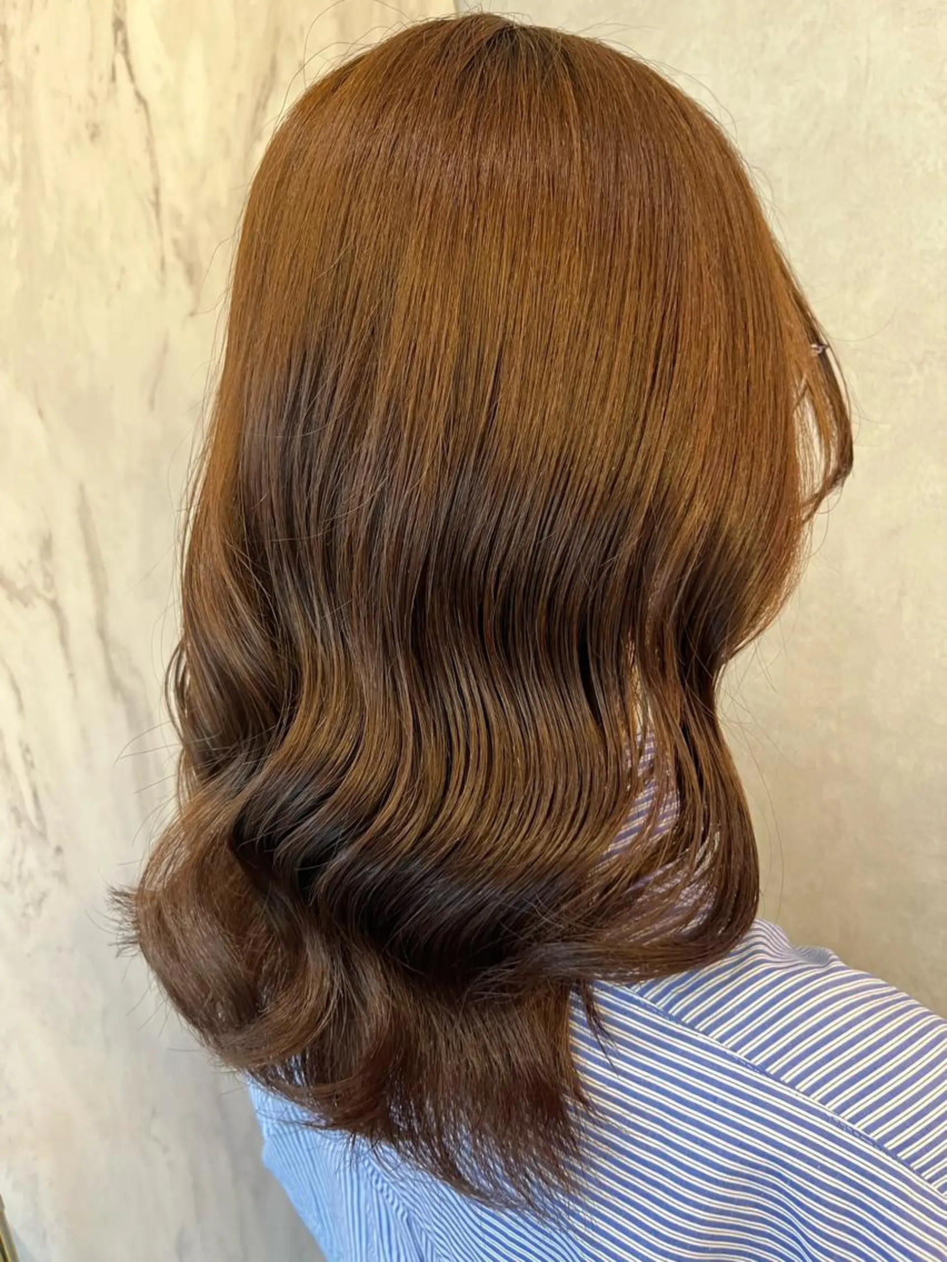 セミロング アッシュ オレンジブラウン 顔周りカット 髪質改善 韓国風ヘア カット ヘアカラー トリートメント 暖色カラー/新宿/韓 国風レイヤー鮫島志穂のヘアスタイル