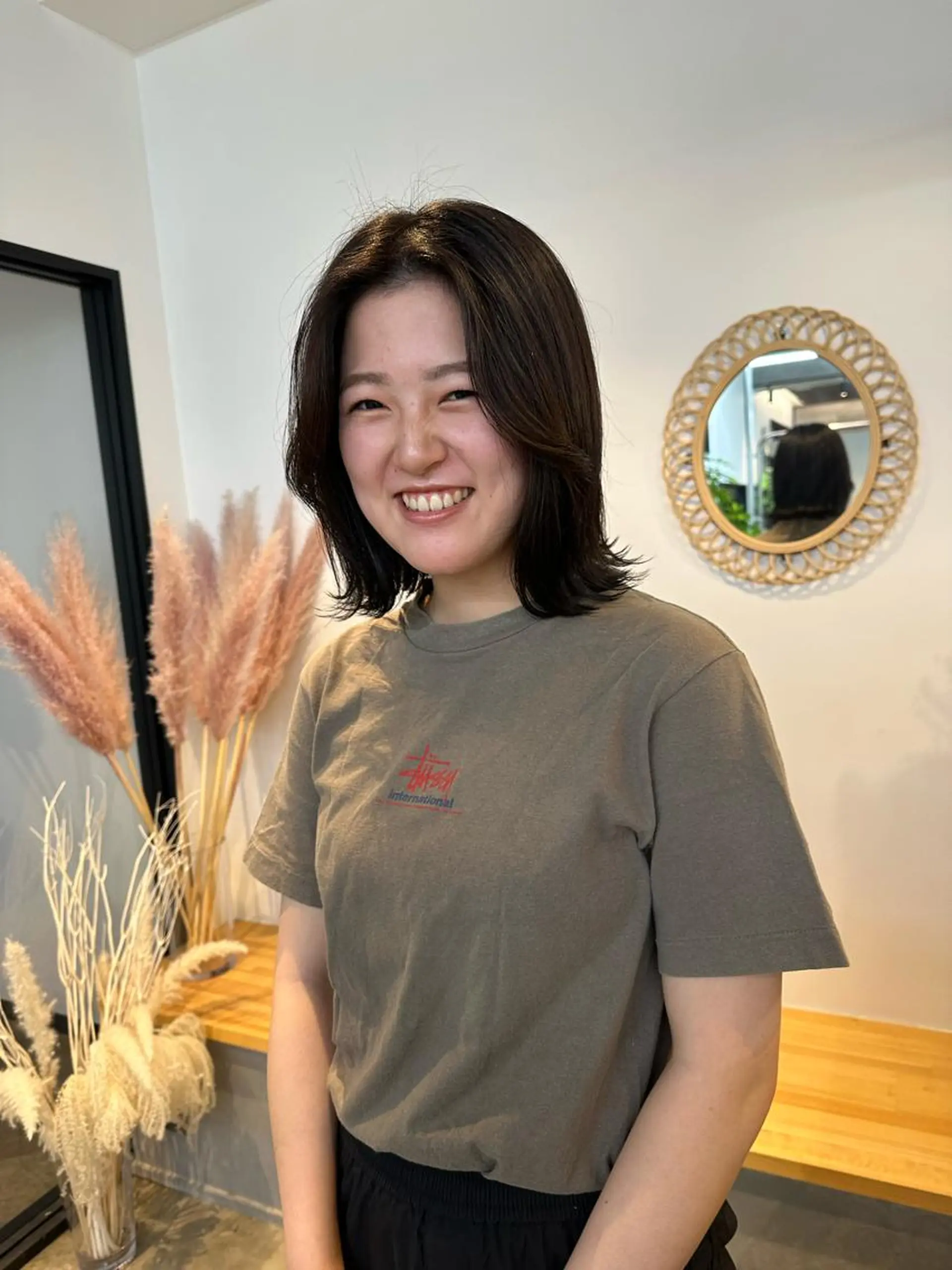 ミディアム カラー yuika .のヘアスタイル