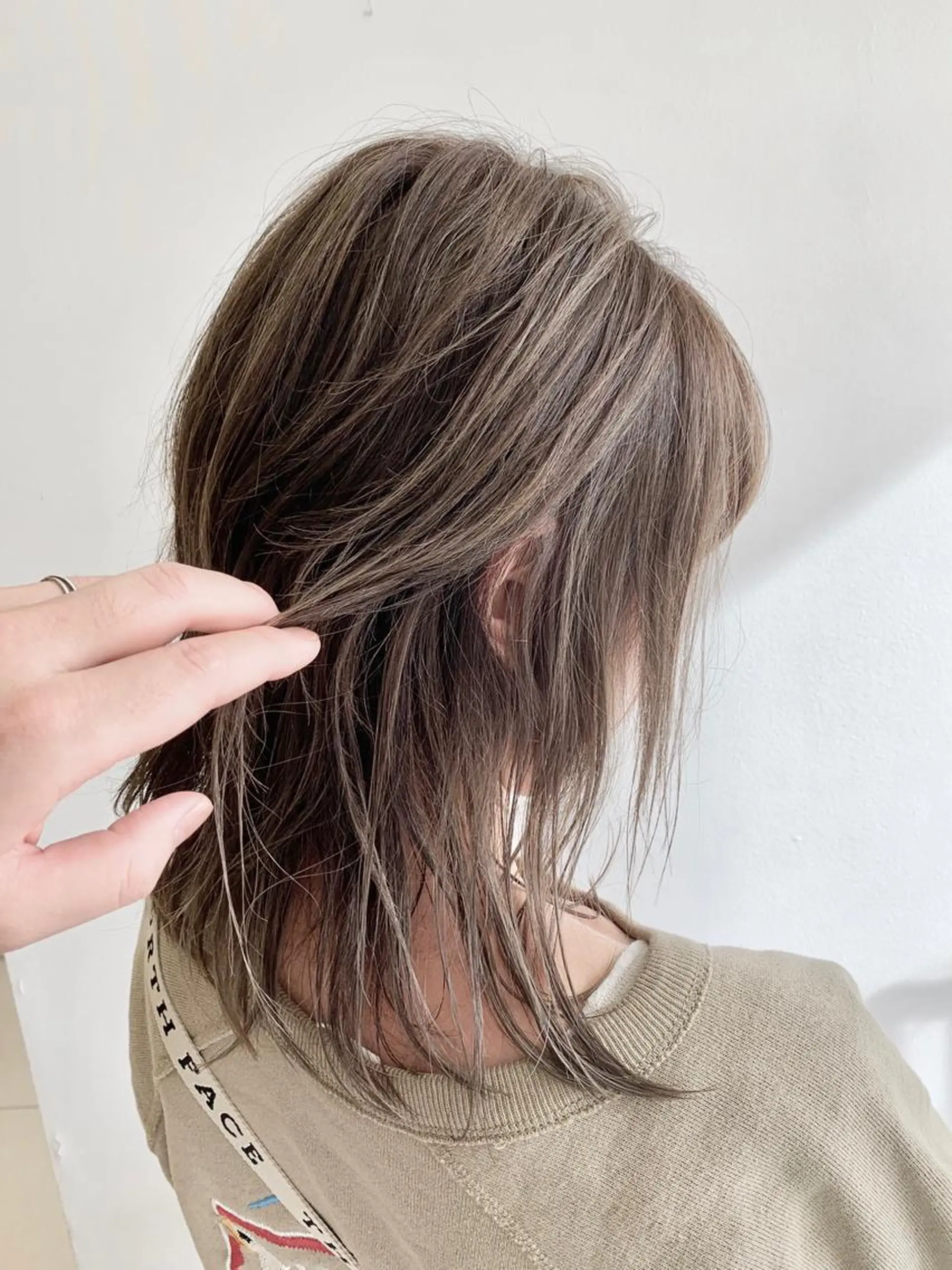 ミディアム カラー 町田で叶う本物の 髪質改善 鍋谷勇のヘアスタイル