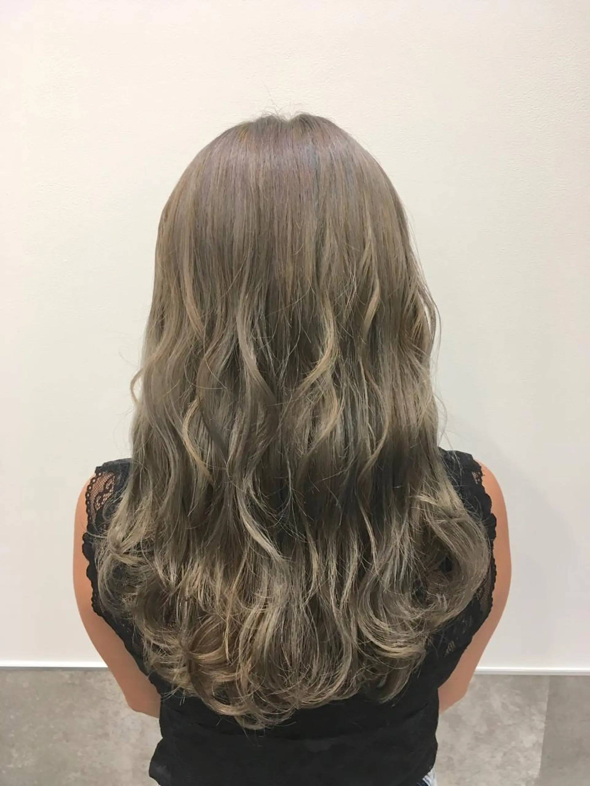 ロング カラー ベージュカラー ブリーチ ヘアカラー トリートメント ヘアセット yoshi ☆のヘアスタイル