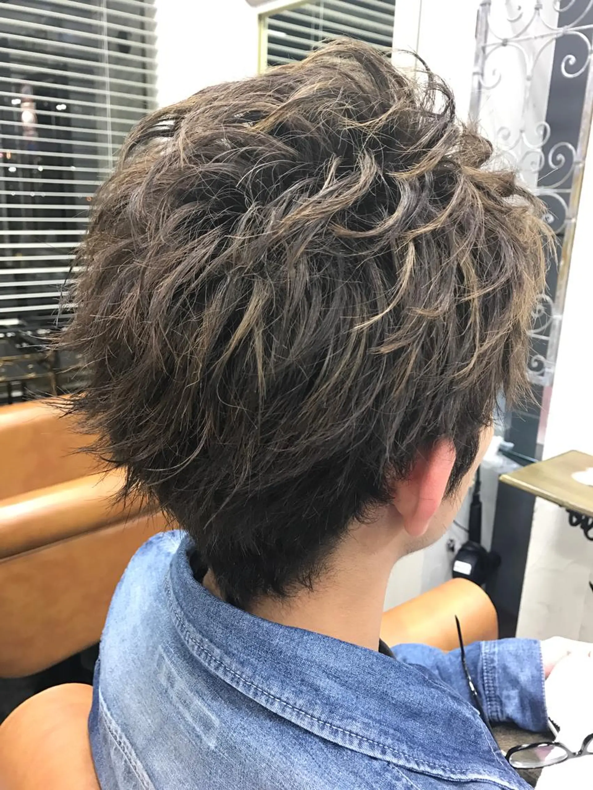 ショート カラー メンズ メンズハイライト ハイライトカラー ハイライト ショートヘア イシイ リョウヘイのヘアスタイル