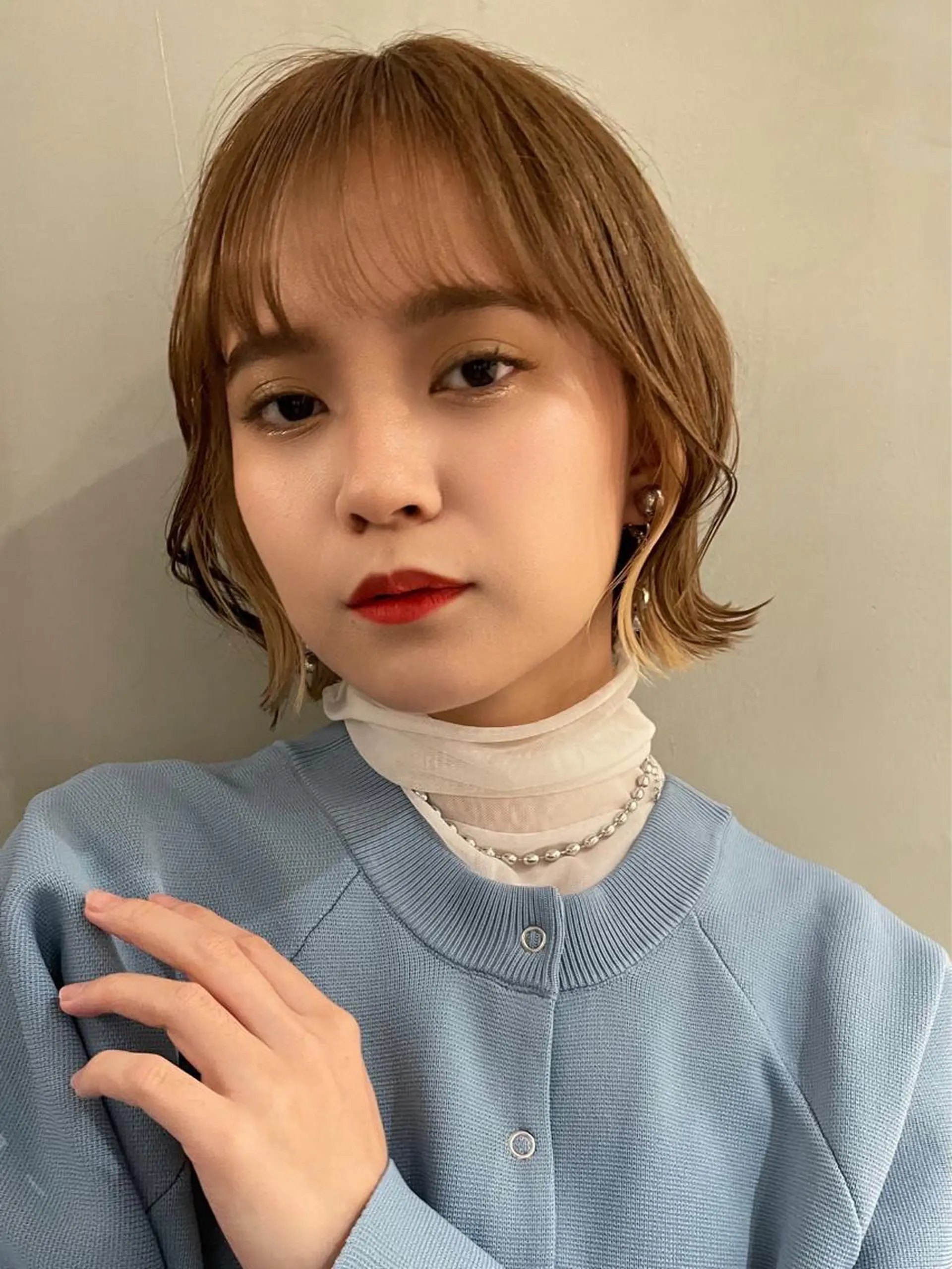 ショート カラー ボブ くびれヘア 顔まわりレイヤー 韓国風ヘア レイヤーカット 卒業式受付中🌻 肥田亜沙美のその他イメージ