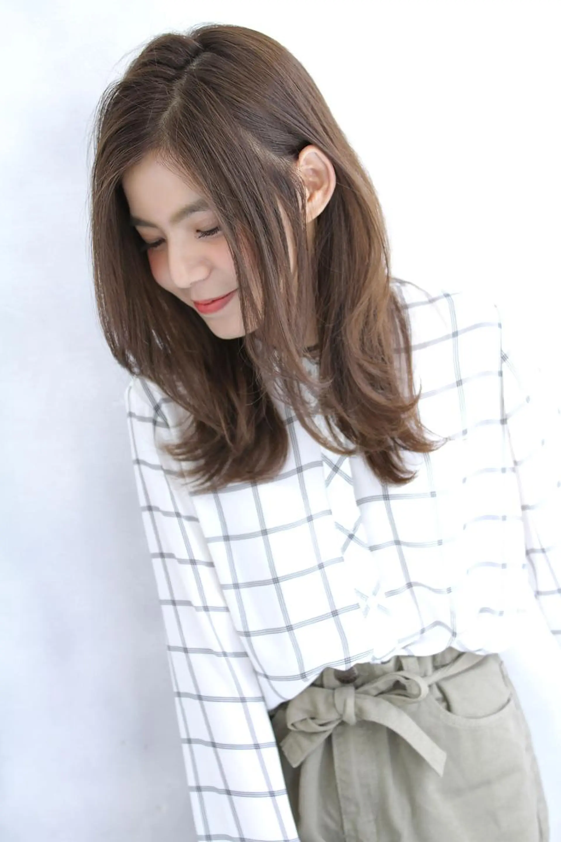 セミロング カラー 韓国メンズヘア　ミル クティボブ　足立佳代のヘアスタイル