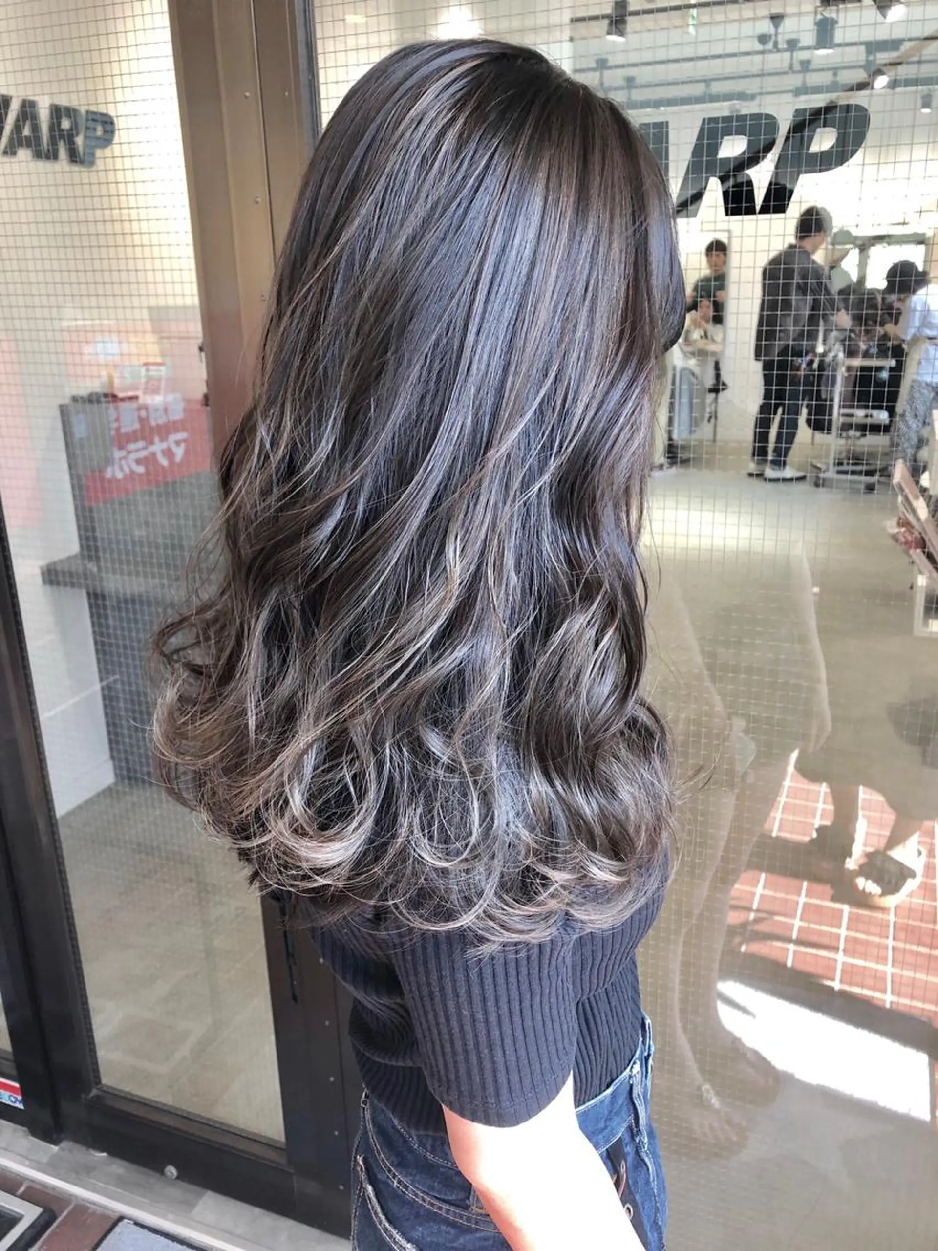 ロング カラー アッシュ 透明感カラー ハイライトカラー ハイライト ヘアカラー 2nd所属・🤍2nd🤍田所 美希のヘアスタイル