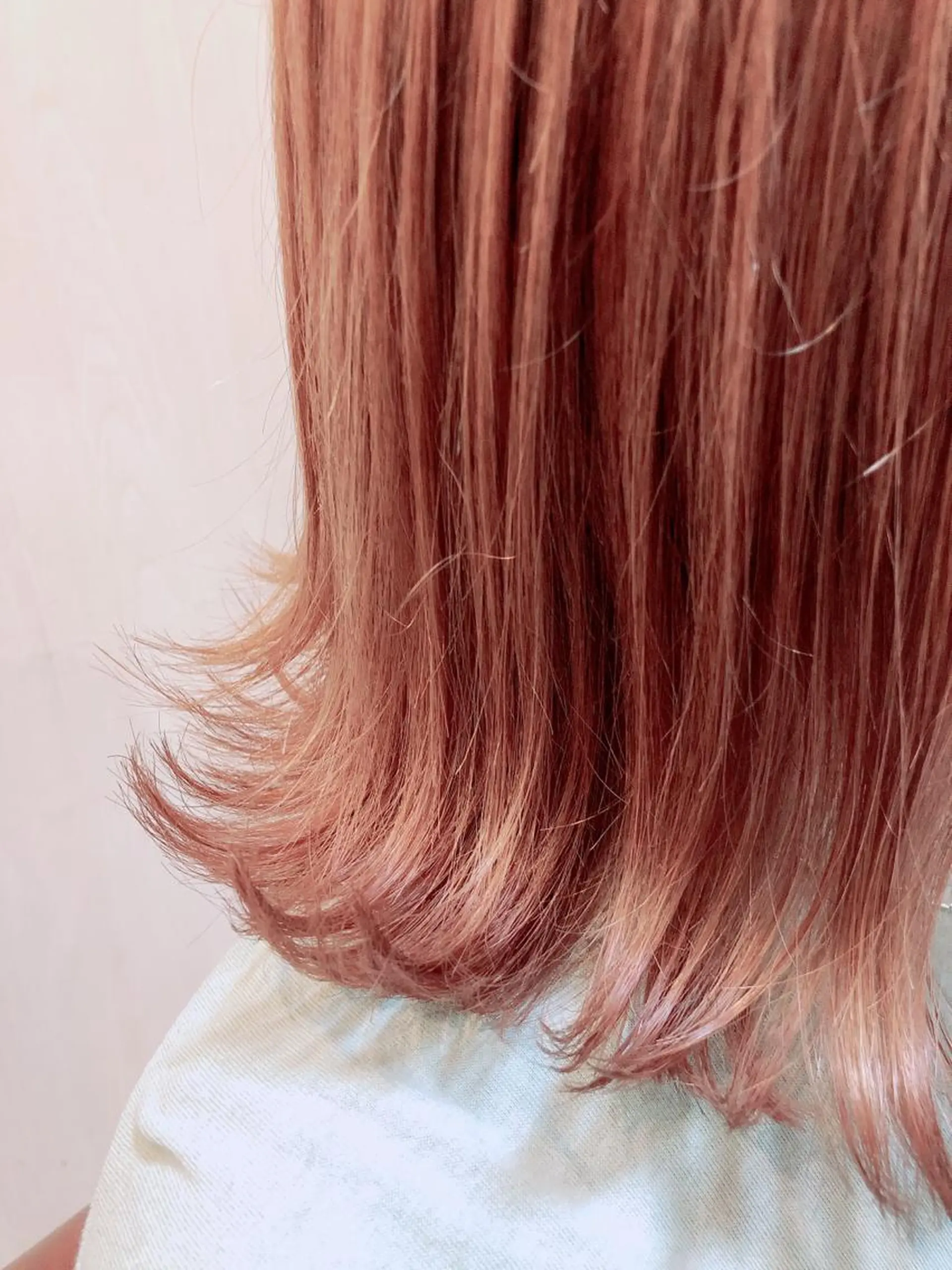 ミディアム カラー 出雲 莉奈のヘアスタイル