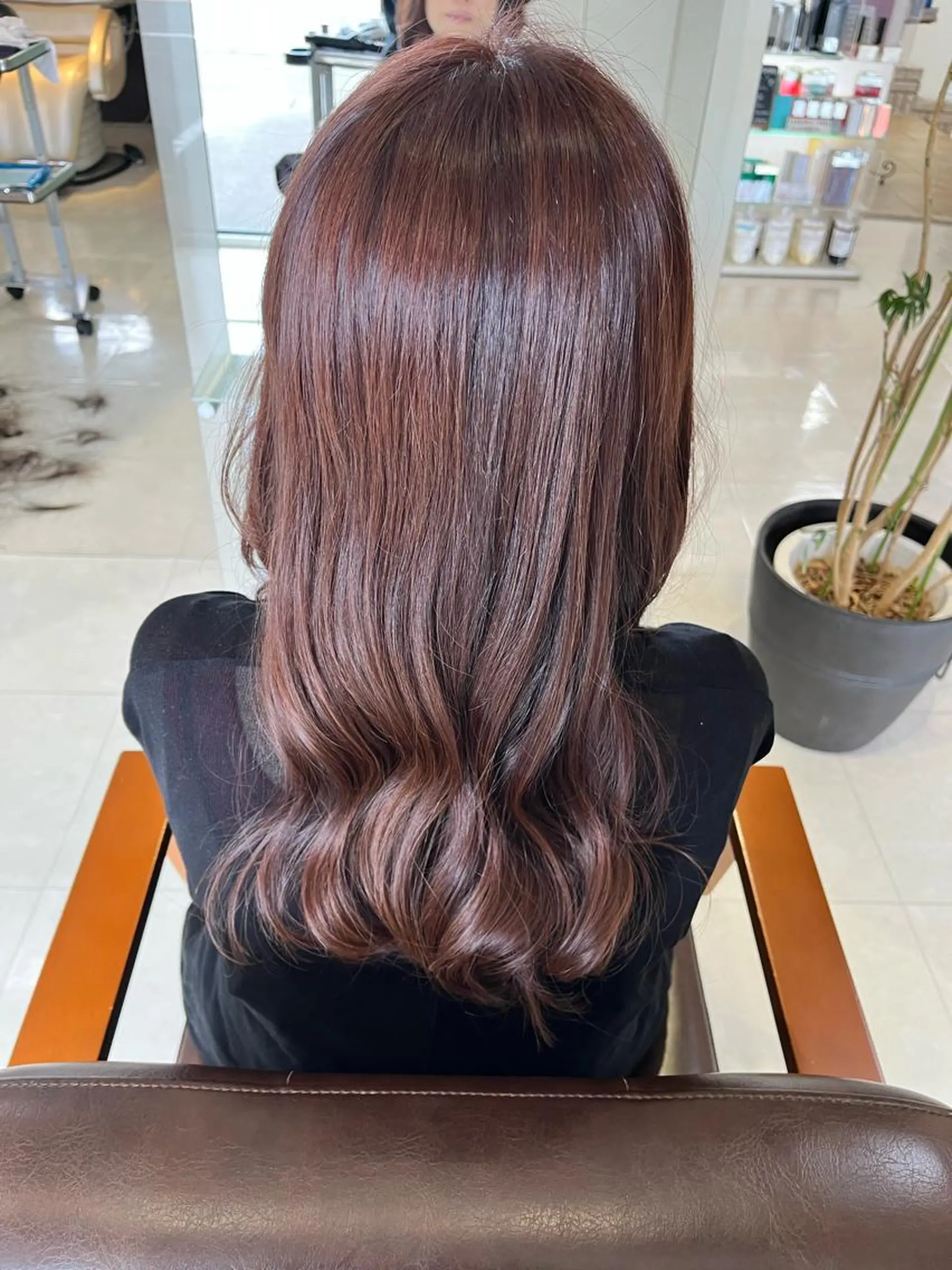 ロング カラー 岡田まみ🍒🤍 透明感カラーのヘアスタイル