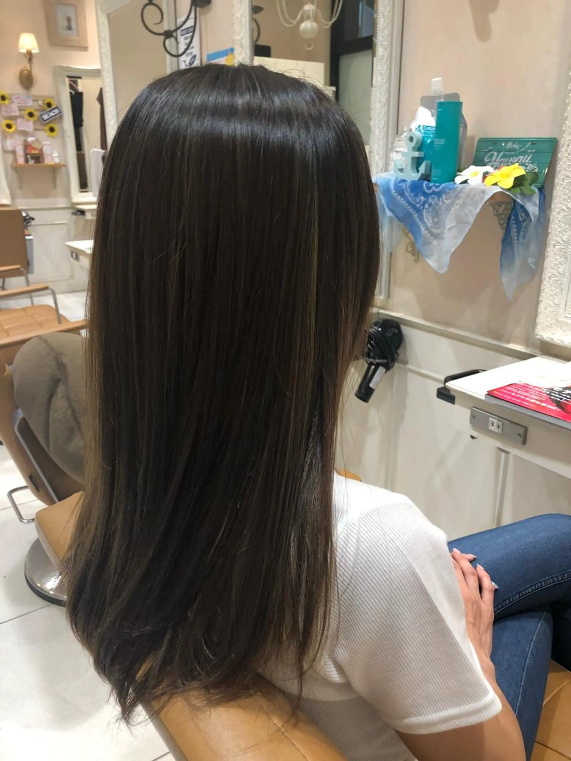 ロング カラー 透明感カラー ハイライトカラー ハイトーンカラー ハイライト ツヤ髪カラー💎 佐藤あきのヘアスタイル