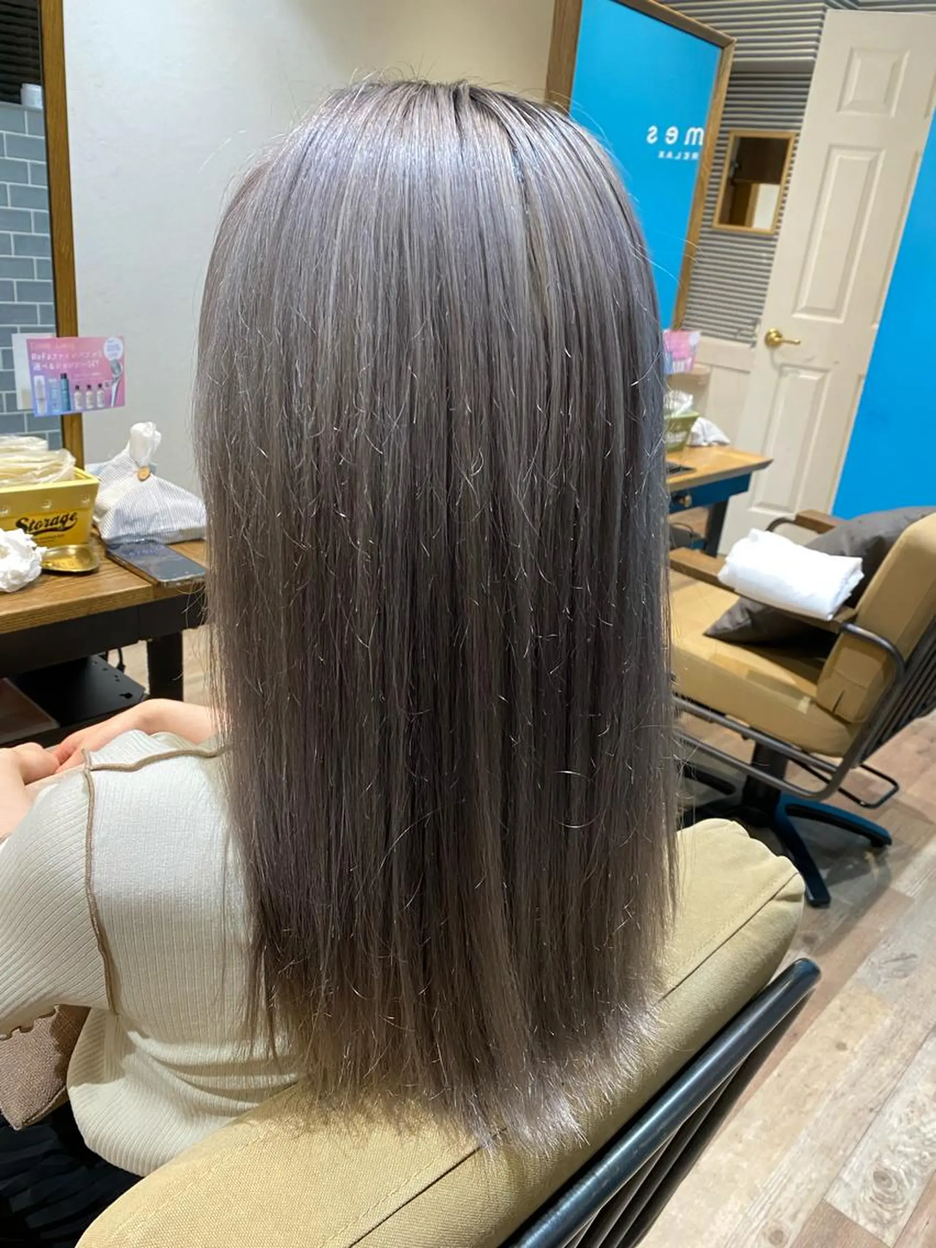 ロング カラー 鶴谷 麻衣のヘアスタイル