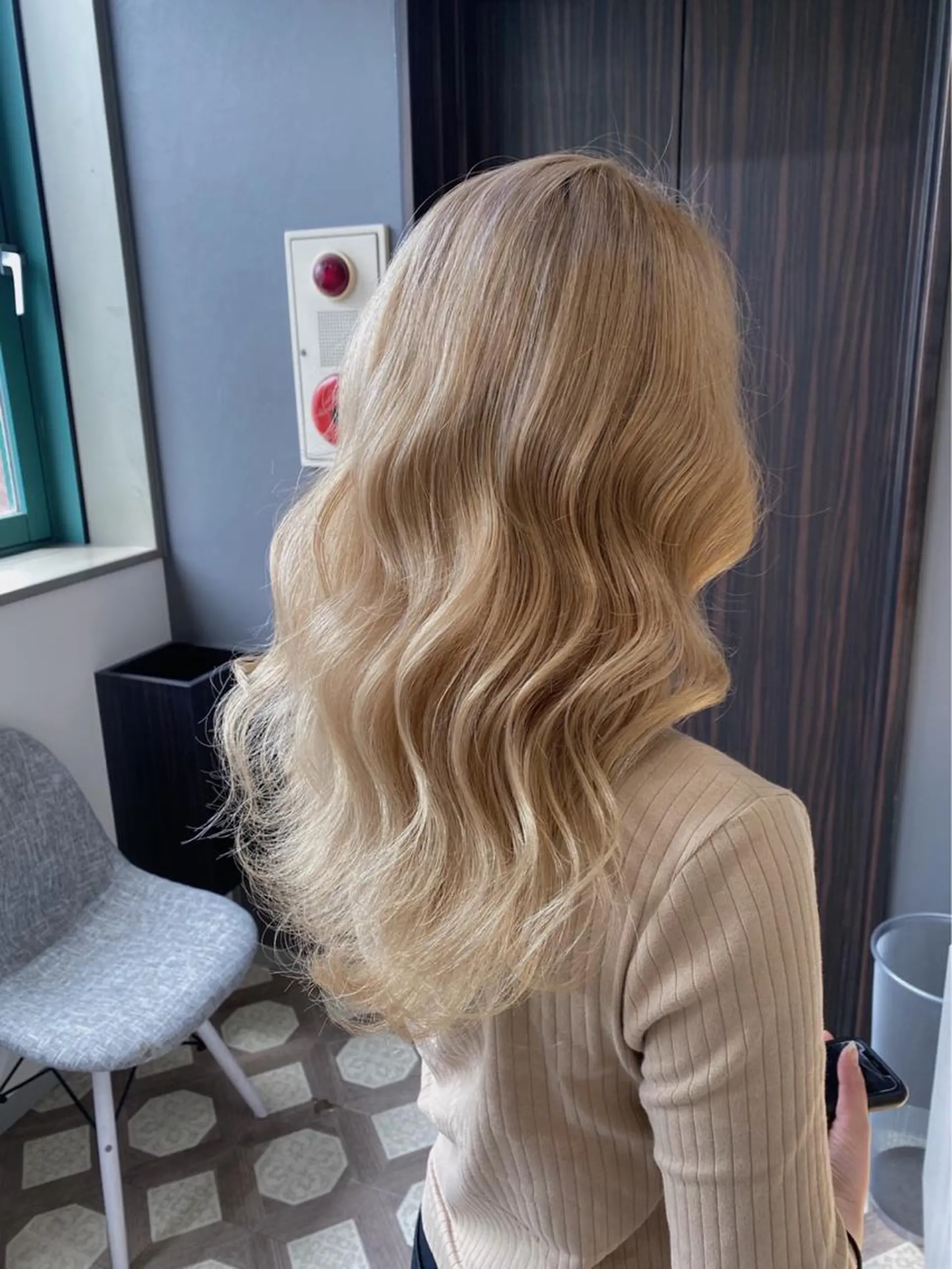 ミディアム カラー ヘアカラー AIRI layer cut hairのヘアスタイル