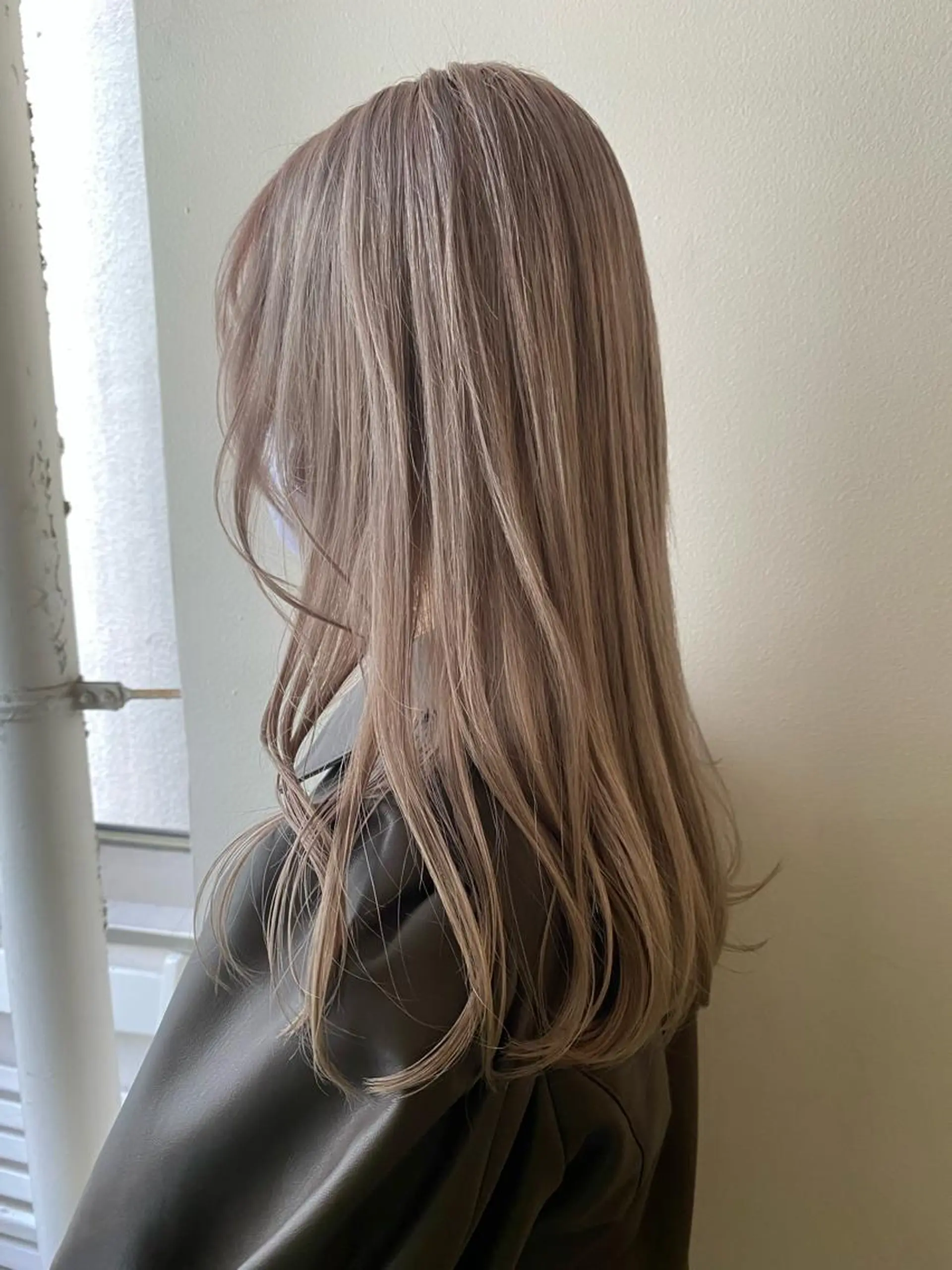 ロング カラー ベージュカラー ブリーチ ミルクティーベージュ 🌸透明感艶 カラー🌸Yuukiのヘアスタイル