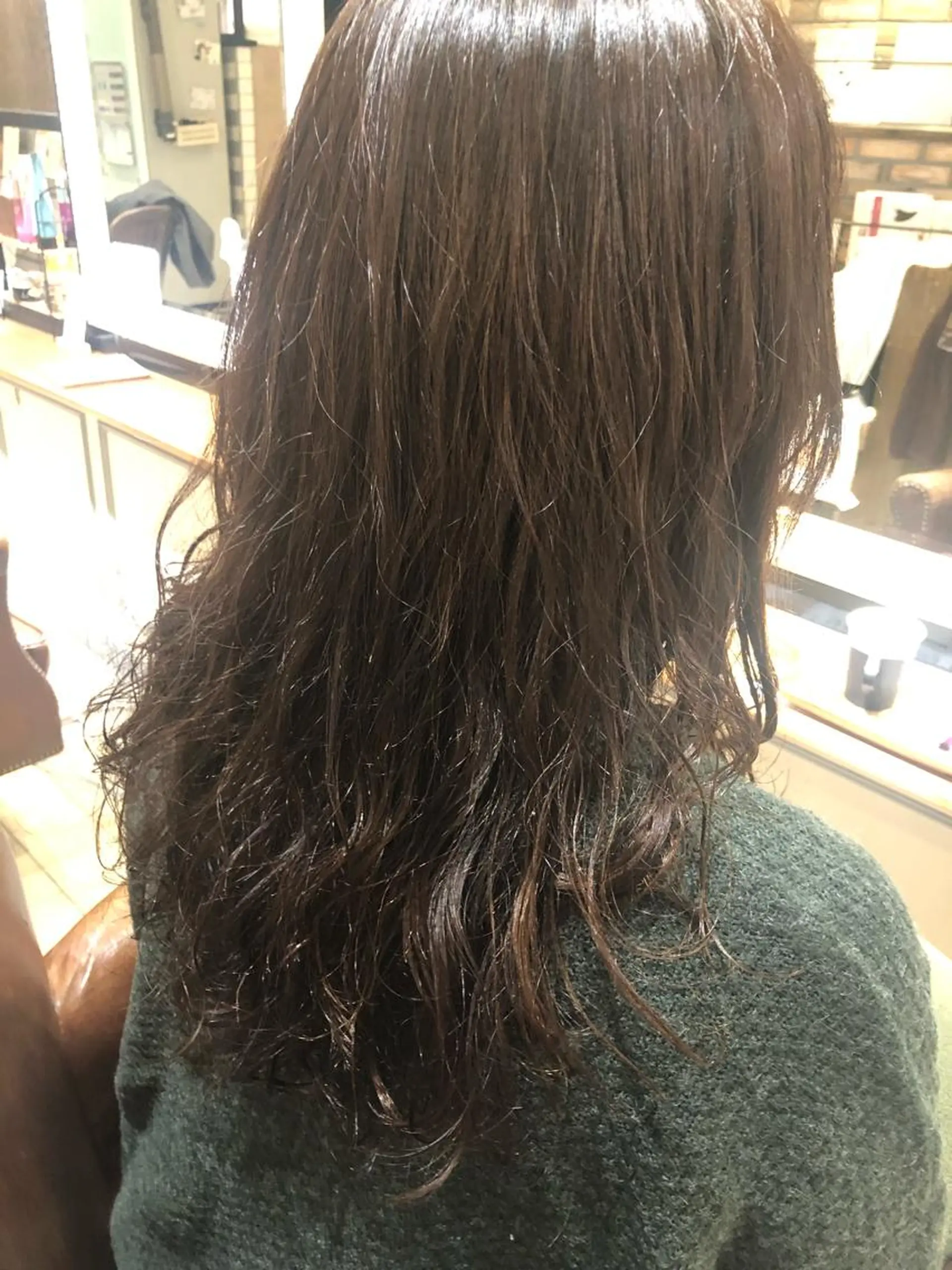 ロング パーマ レイヤーカット ✳︎SERA✳︎ 平日のみご案内のマツエク・マツパデザイン