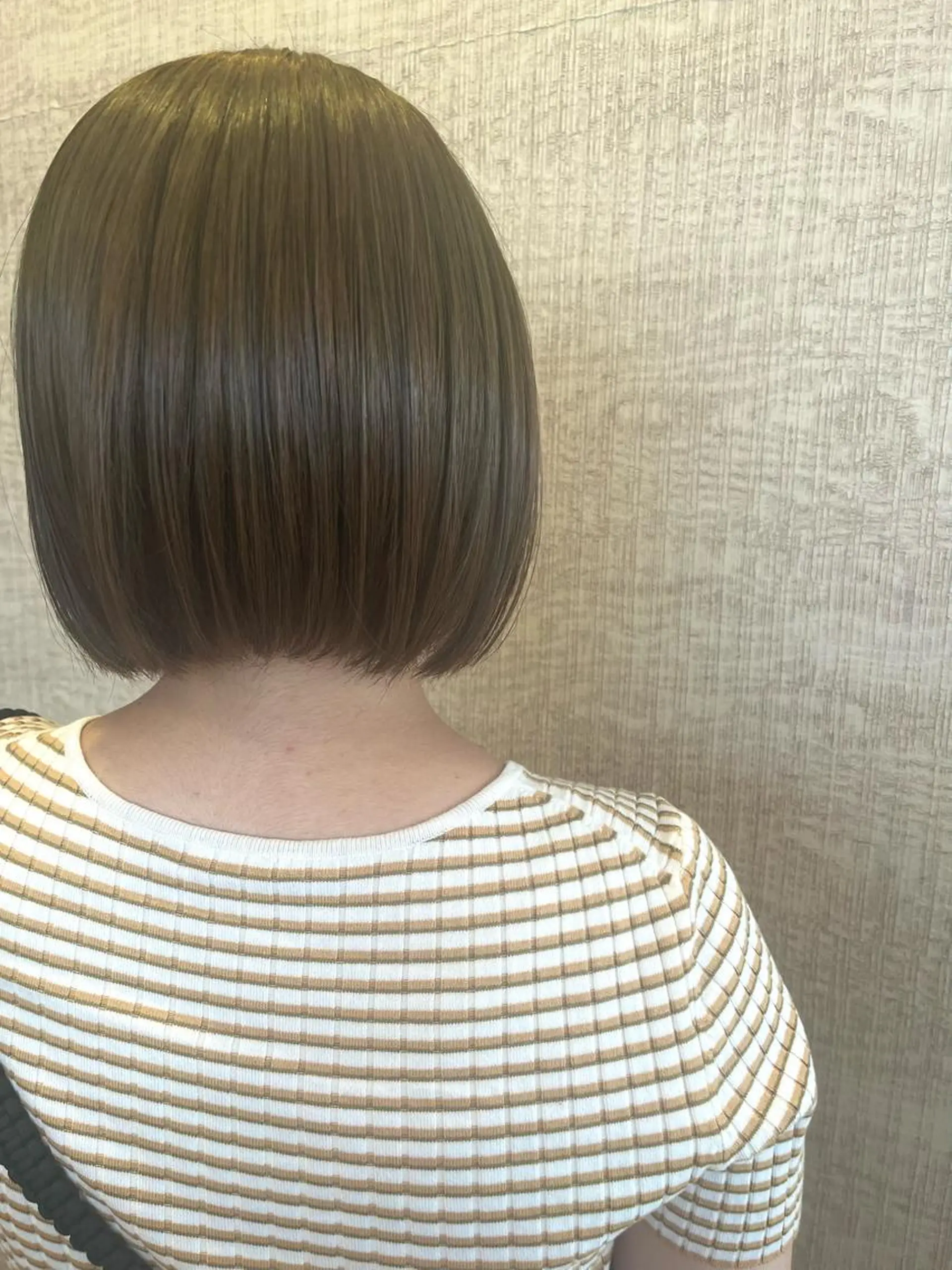 ショート カラー ブリーチ ブリーチなしカラー 新宿 似合わせカラー HINAのヘアスタイル