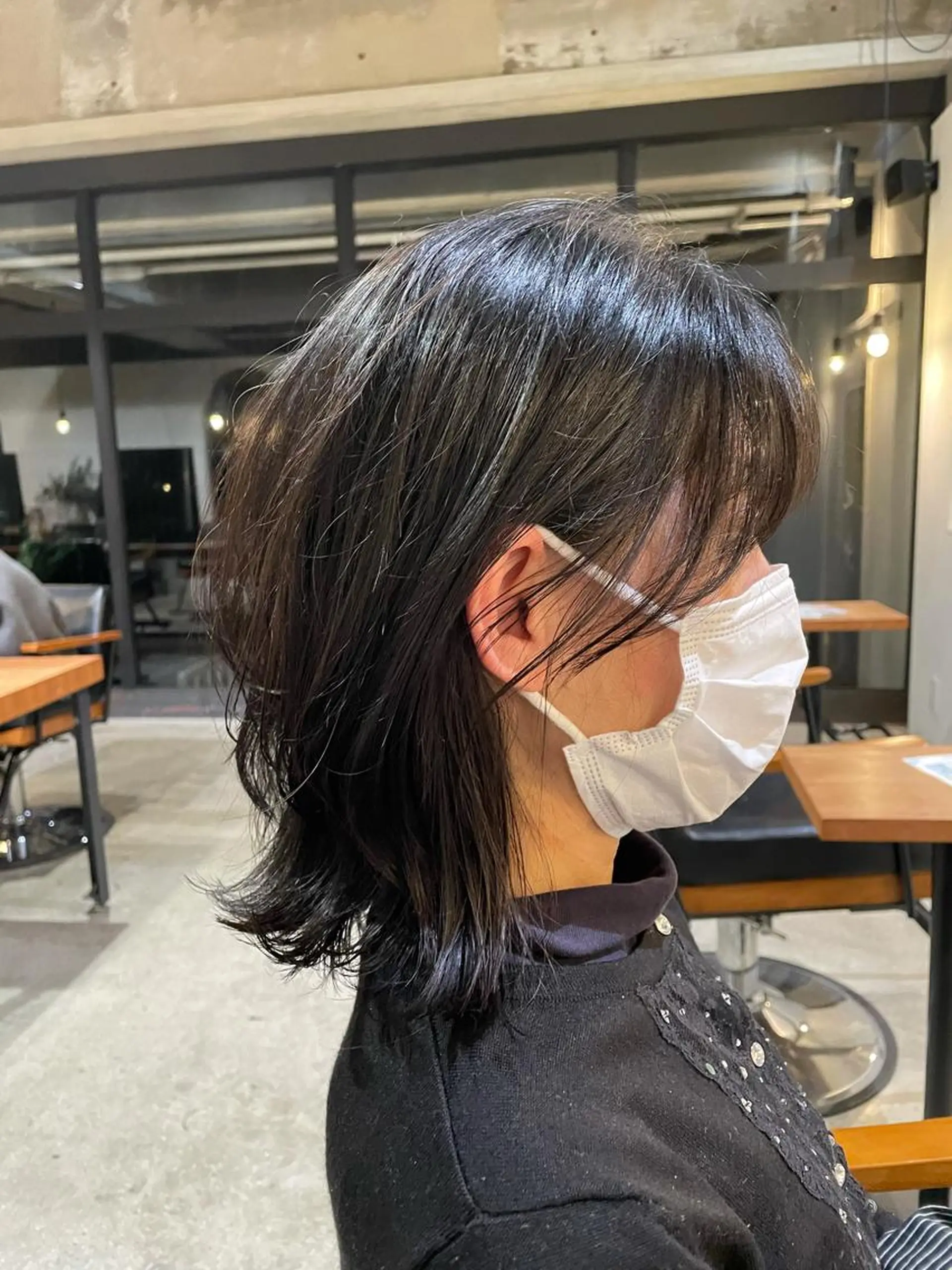 ミディアム レイヤーカット 佐藤 世怜奈のヘアスタイル