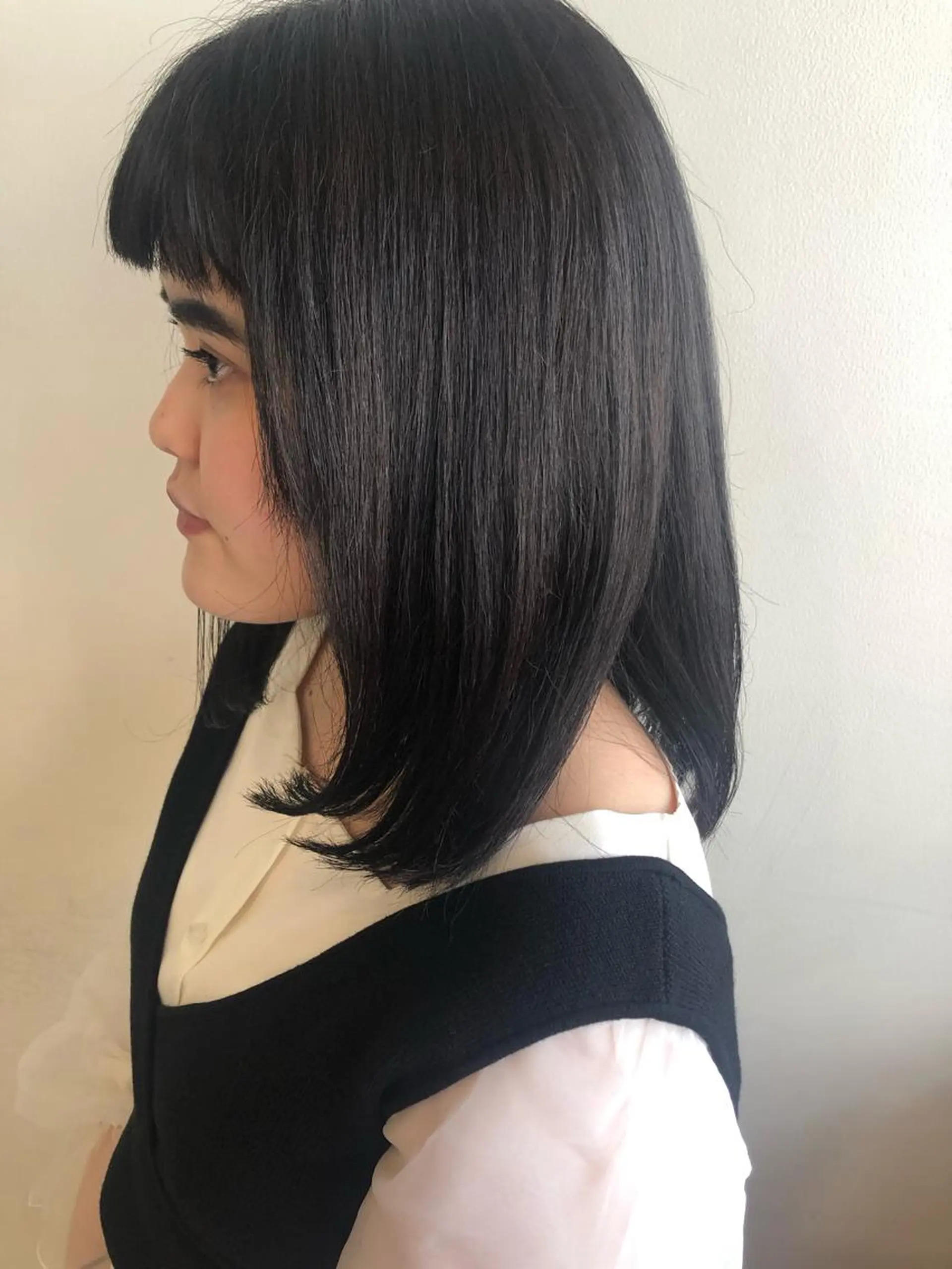 カラー MIOベージュカラー 柔らかいカラーのヘアスタイル