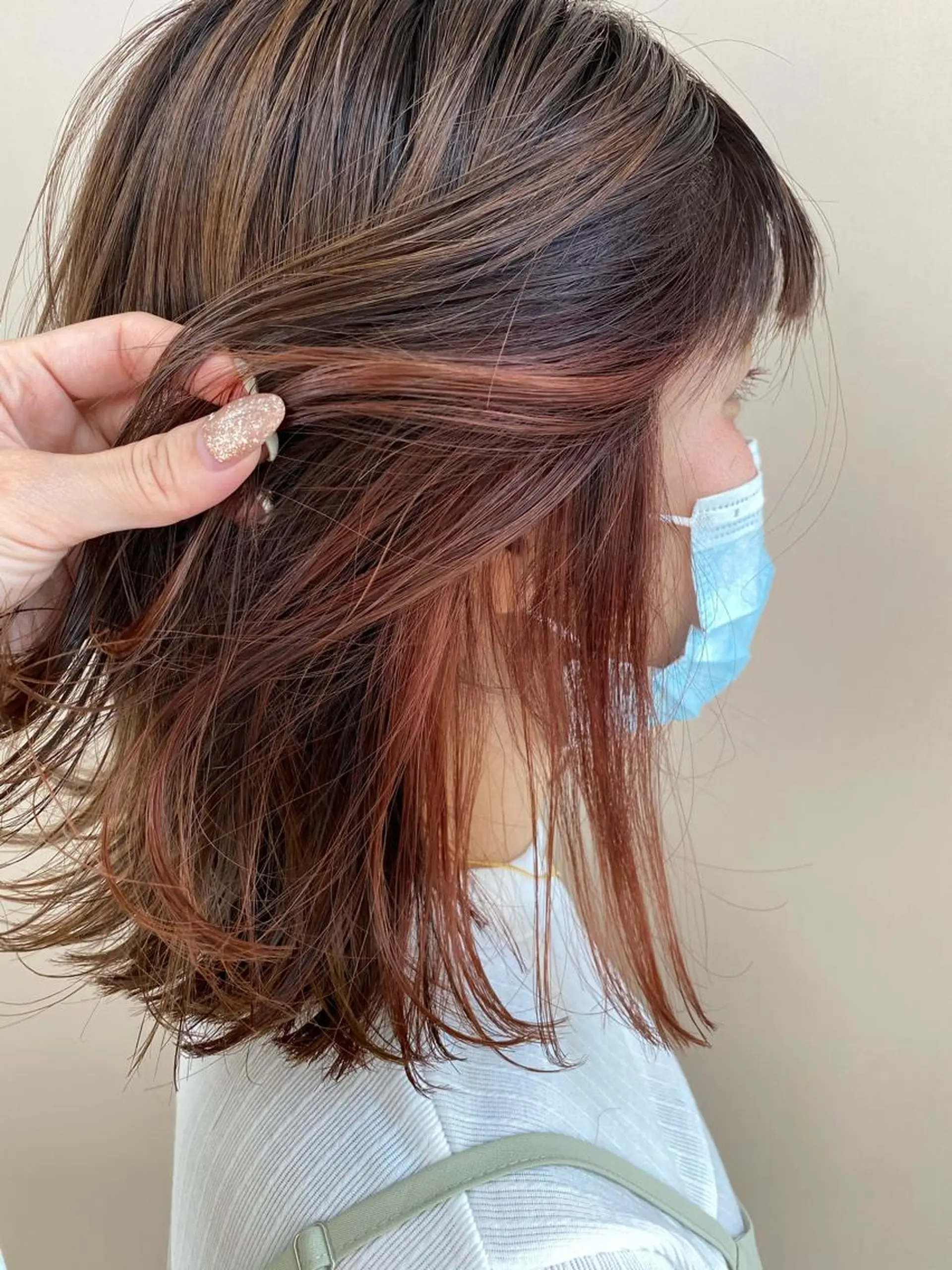 ミディアム カラー インナーカラー ピンクカラー ボブ 外ハネヘア 小顔レイヤー/ ベージュ🤍Rieのヘアスタイル