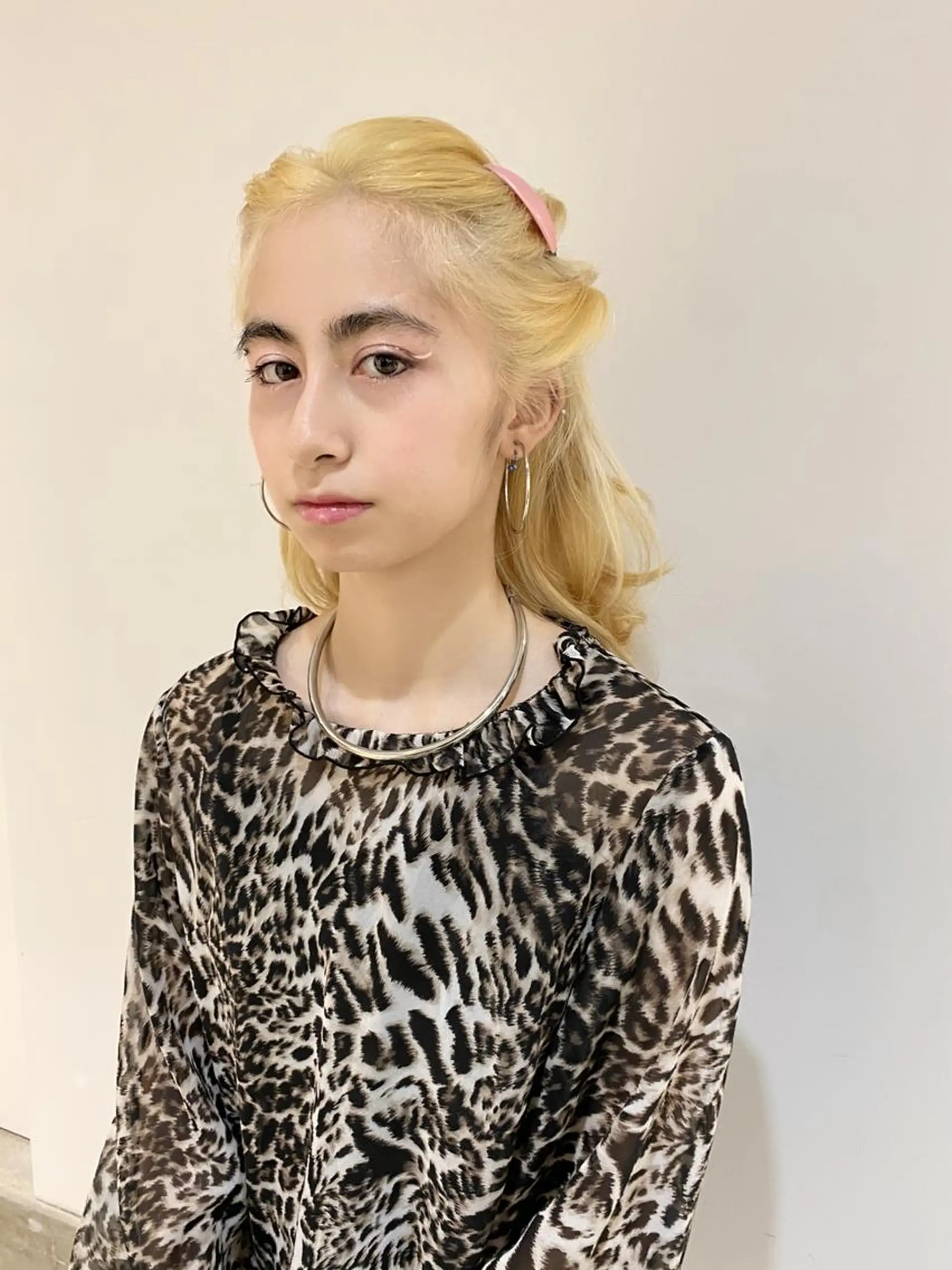 ミディアム サイレント美容師 アイリィのヘアスタイル