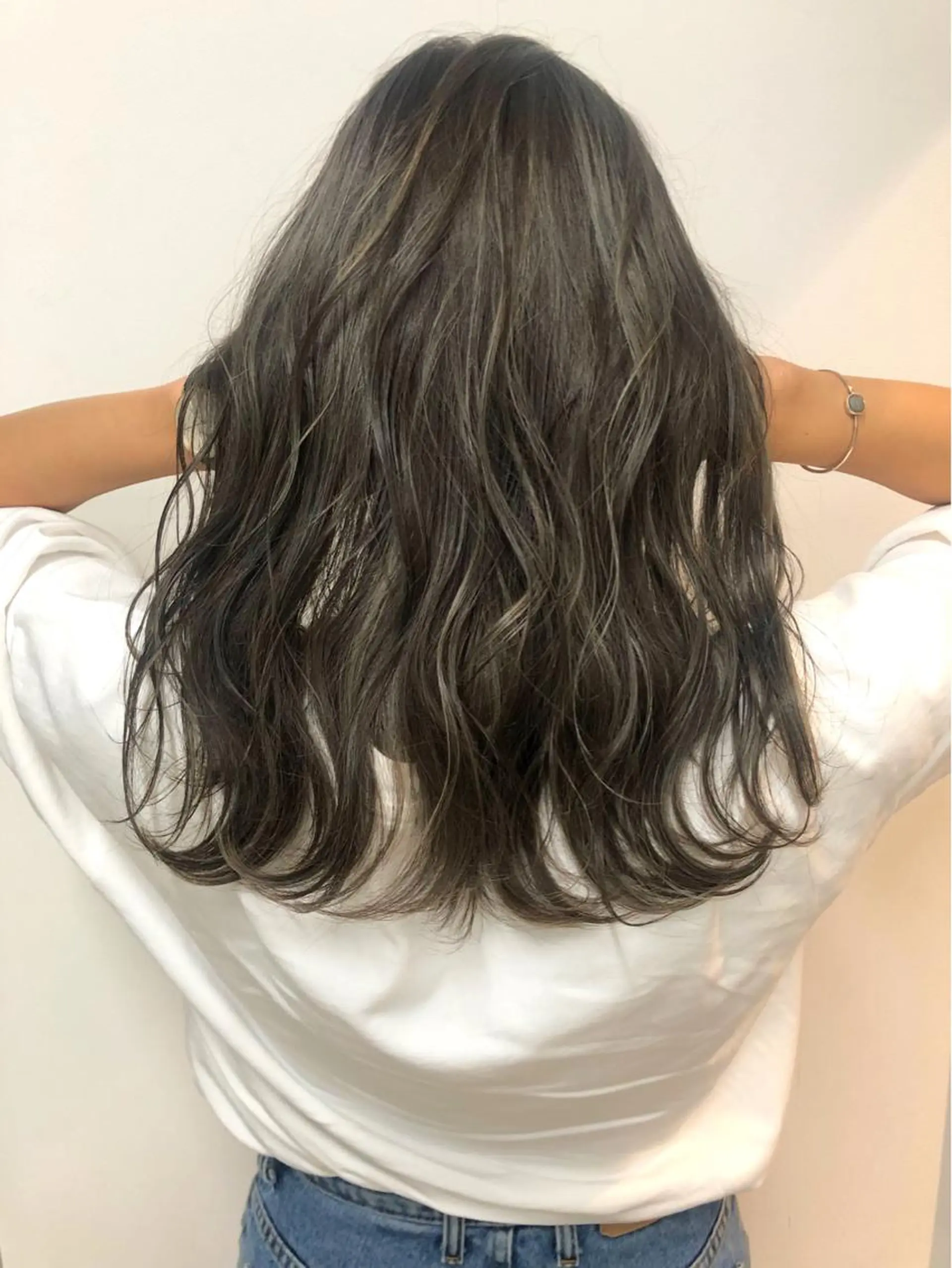 カラー グレージュ ハイライトカラー ディレクター ノナカのヘアスタイル