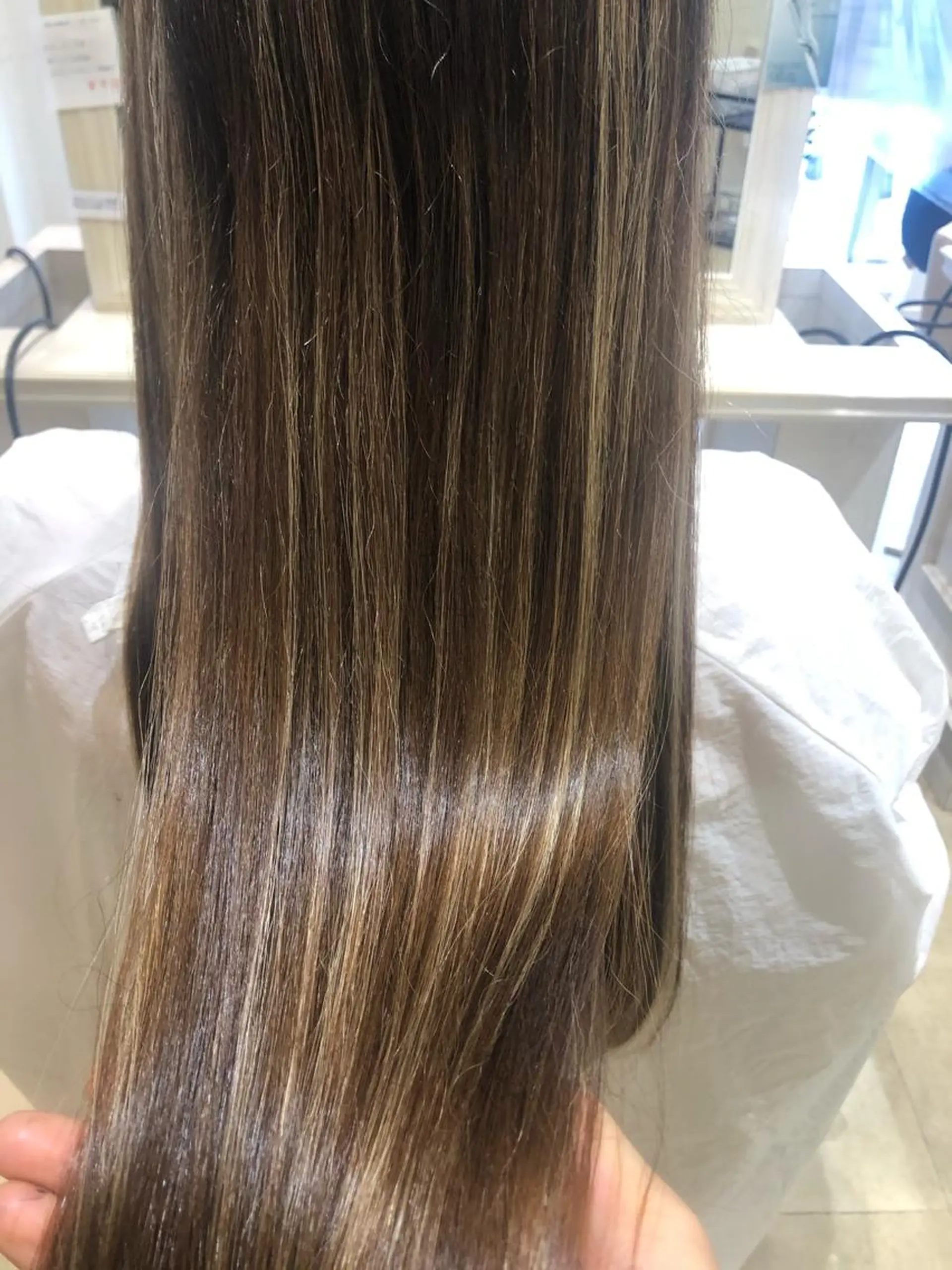 ロング ハイライト izumi （いずみ）のヘアスタイル