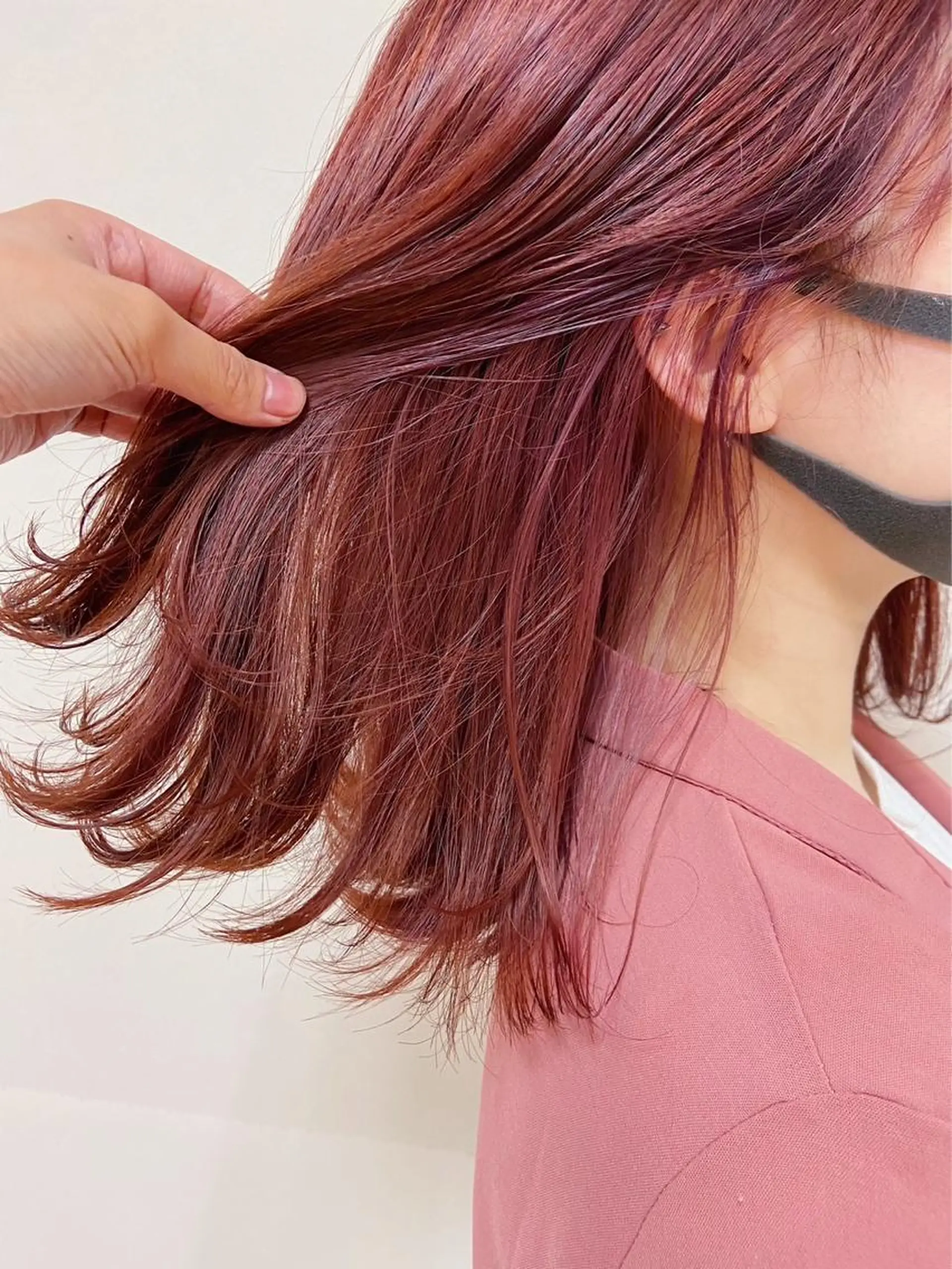 セミロング カラー ハッシュカット/ ブリーチ/アスナのヘアスタイル