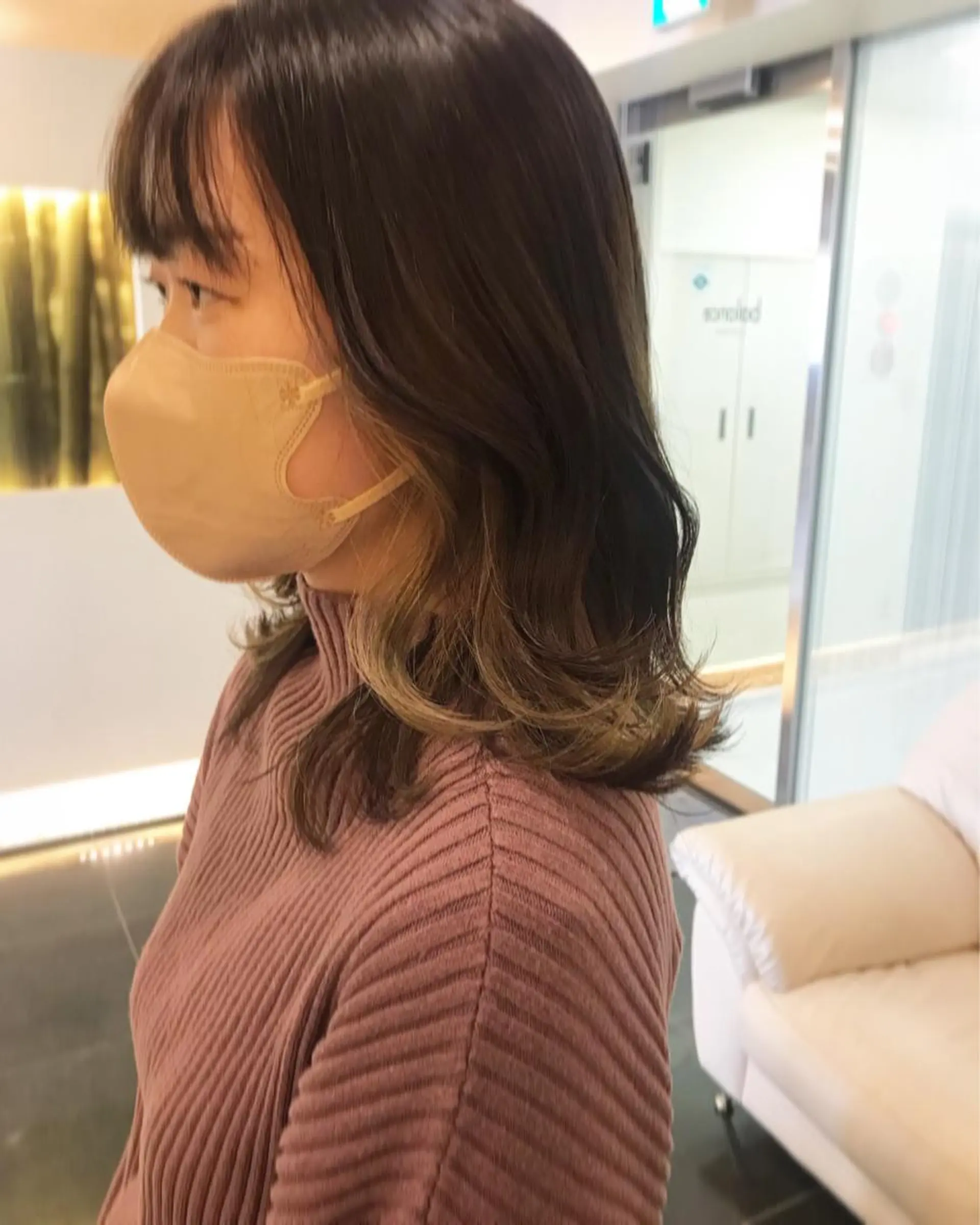 ミディアム カラー ヘアアレンジ ブリーチ イヤリングカラー チーフデザイナー 若林　麻衣のヘアスタイル
