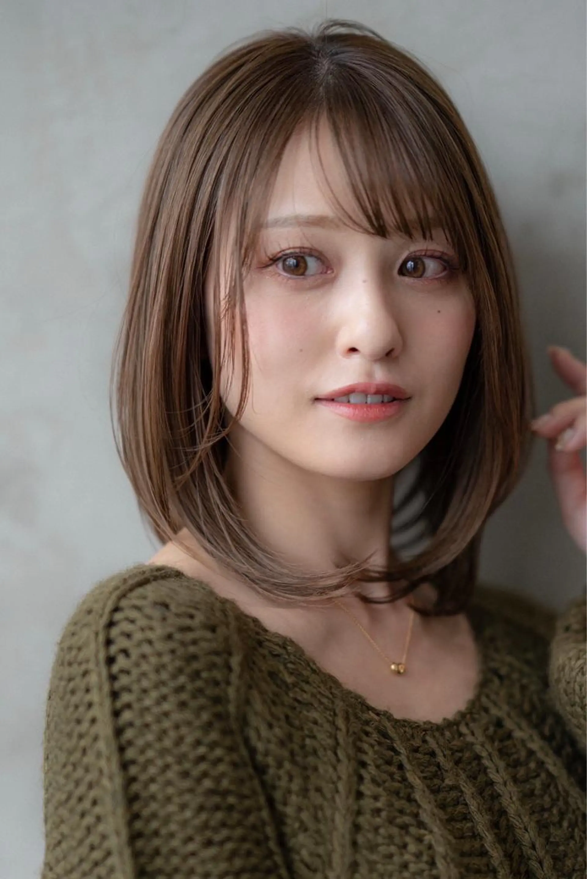 セミロング カラー 透明感カラー グレージュ 大森 勝馬のヘアスタイル