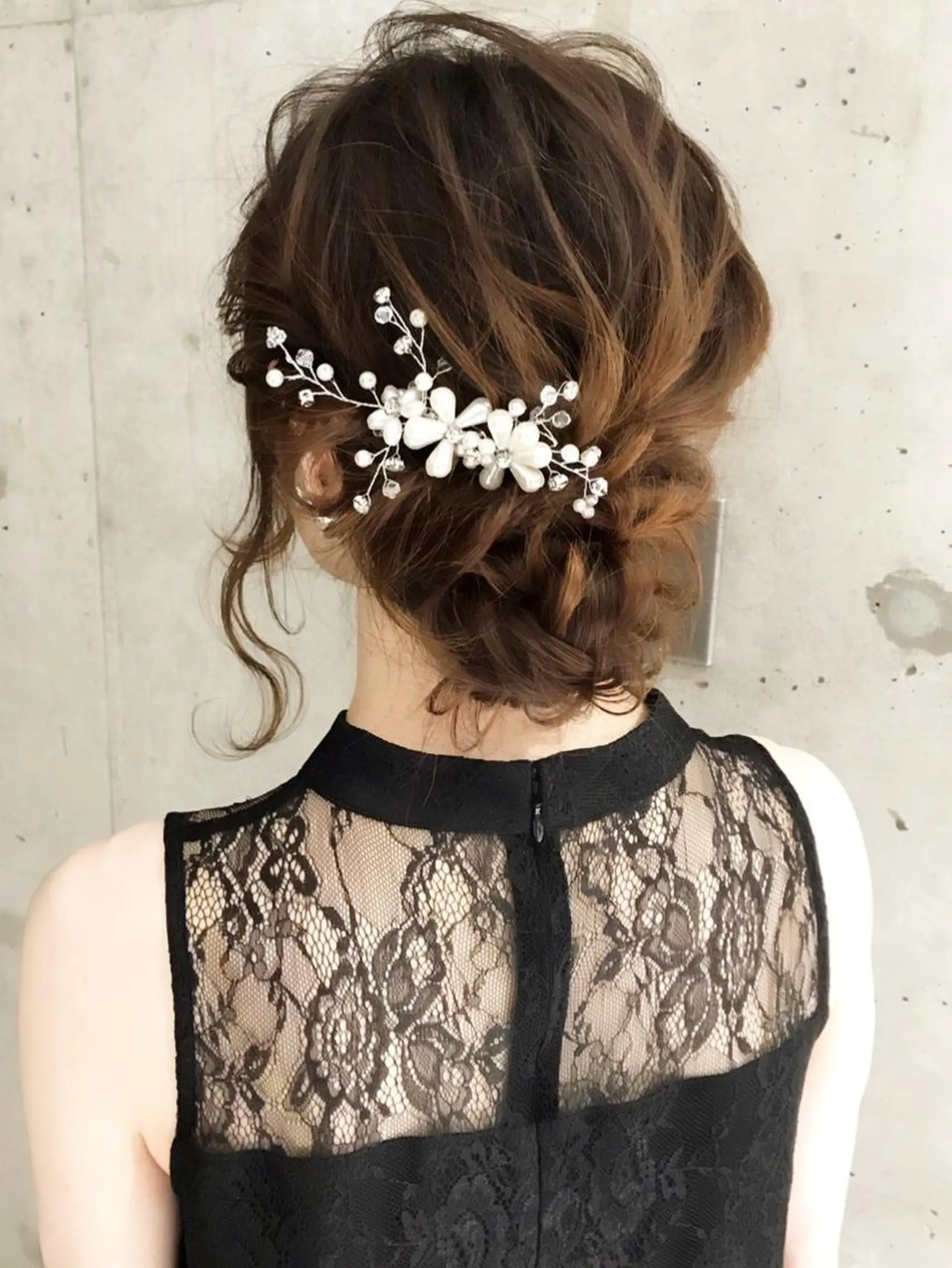 ミディアム カラー ヘアアレンジ 結婚式・ブライダル 髪飾り ⭐️Shelter by TOKYO⭐️のヘアスタイル