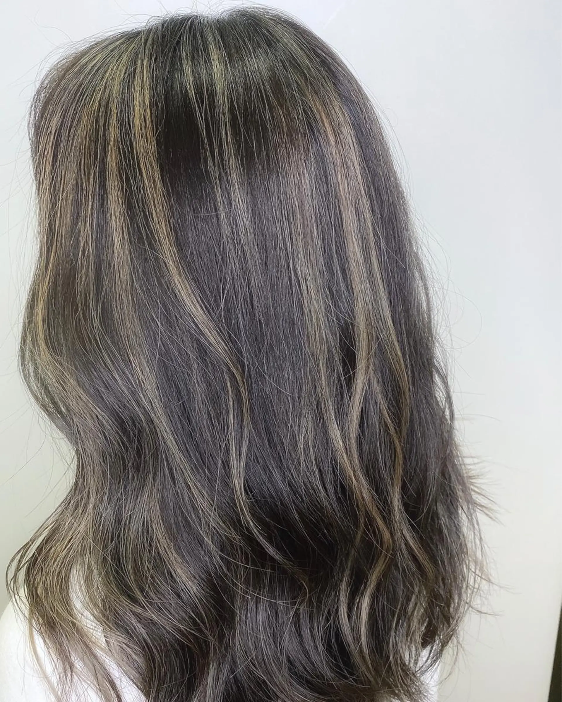 セミロング カラー ハイライトカラー ハイライト ✴︎赤み除去カラー daichi✴︎のヘアスタイル