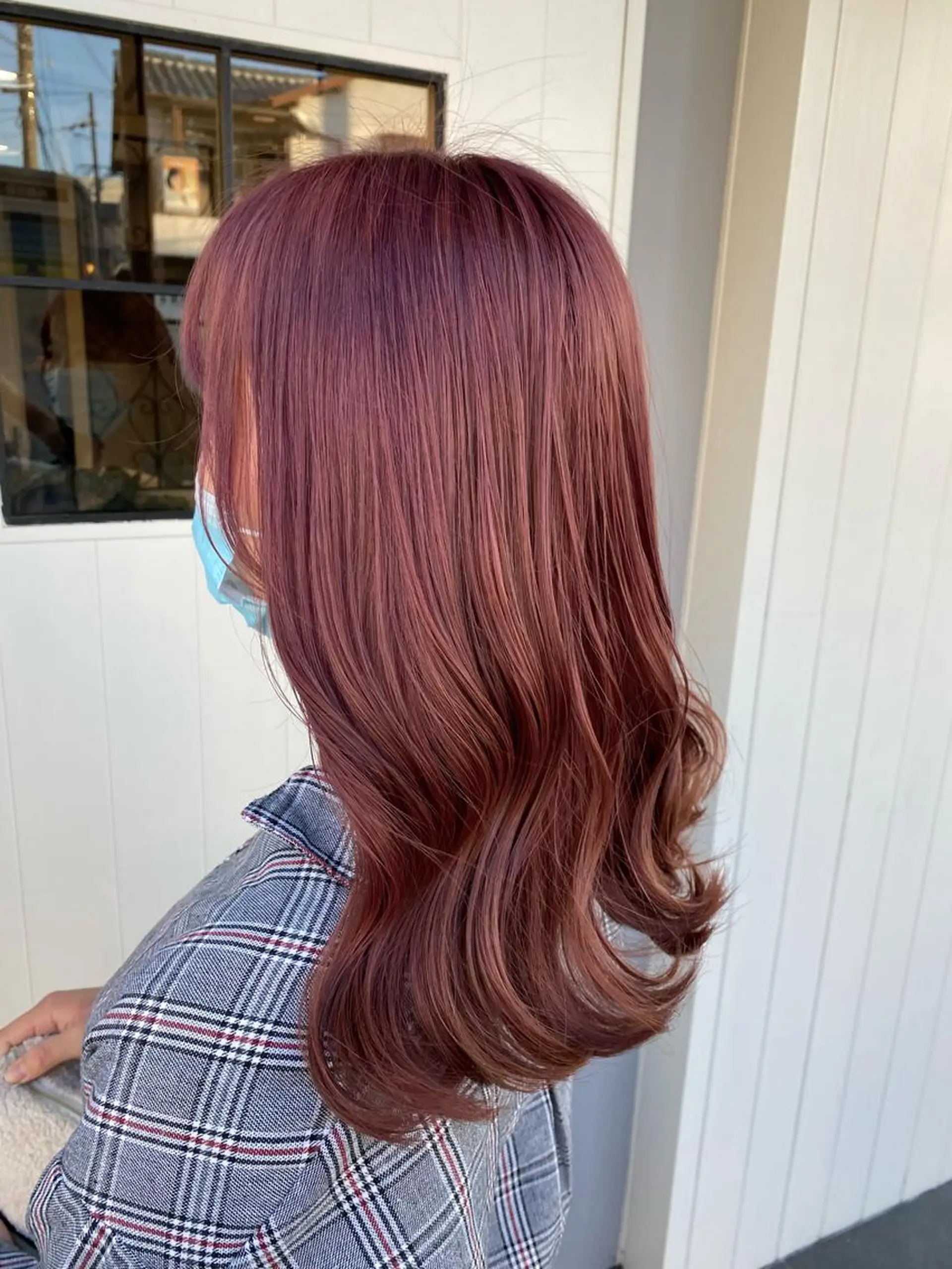 セミロング カラー ブリーチ ピンクカラー ヘアカラー 西村 美羽のヘアスタイル