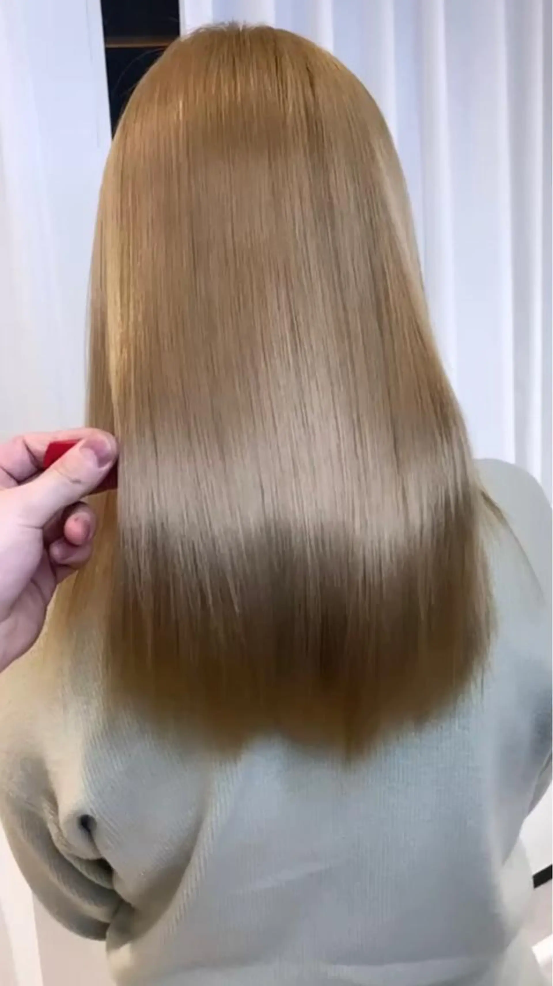 セミロング カラー i'll 未空のヘアスタイル