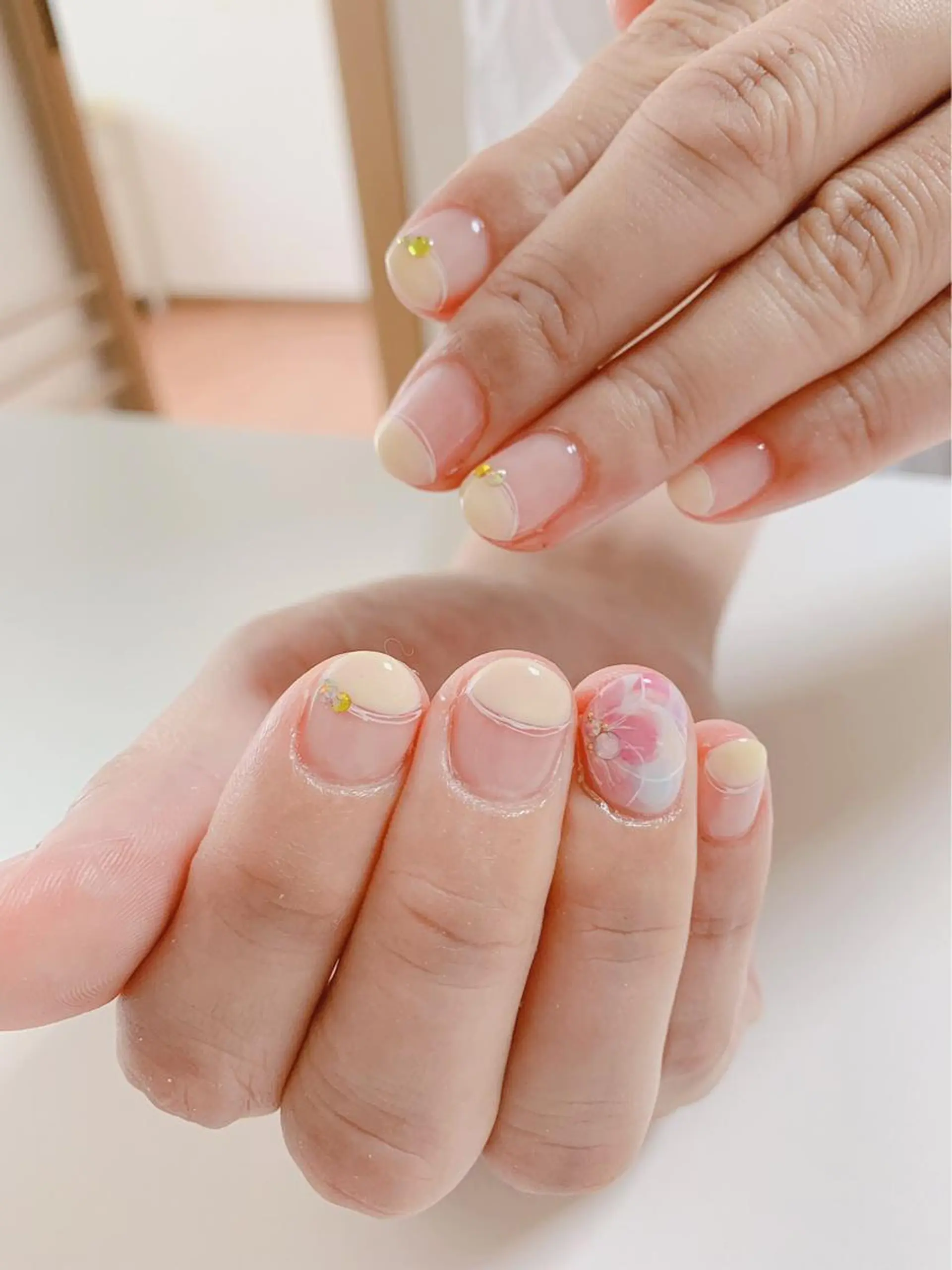 ネイル アートネイル 長さ出し フットネイル グリーン ニュアンスネイル Lily Roseスタッフ一同のマツエク・マツパデザイン