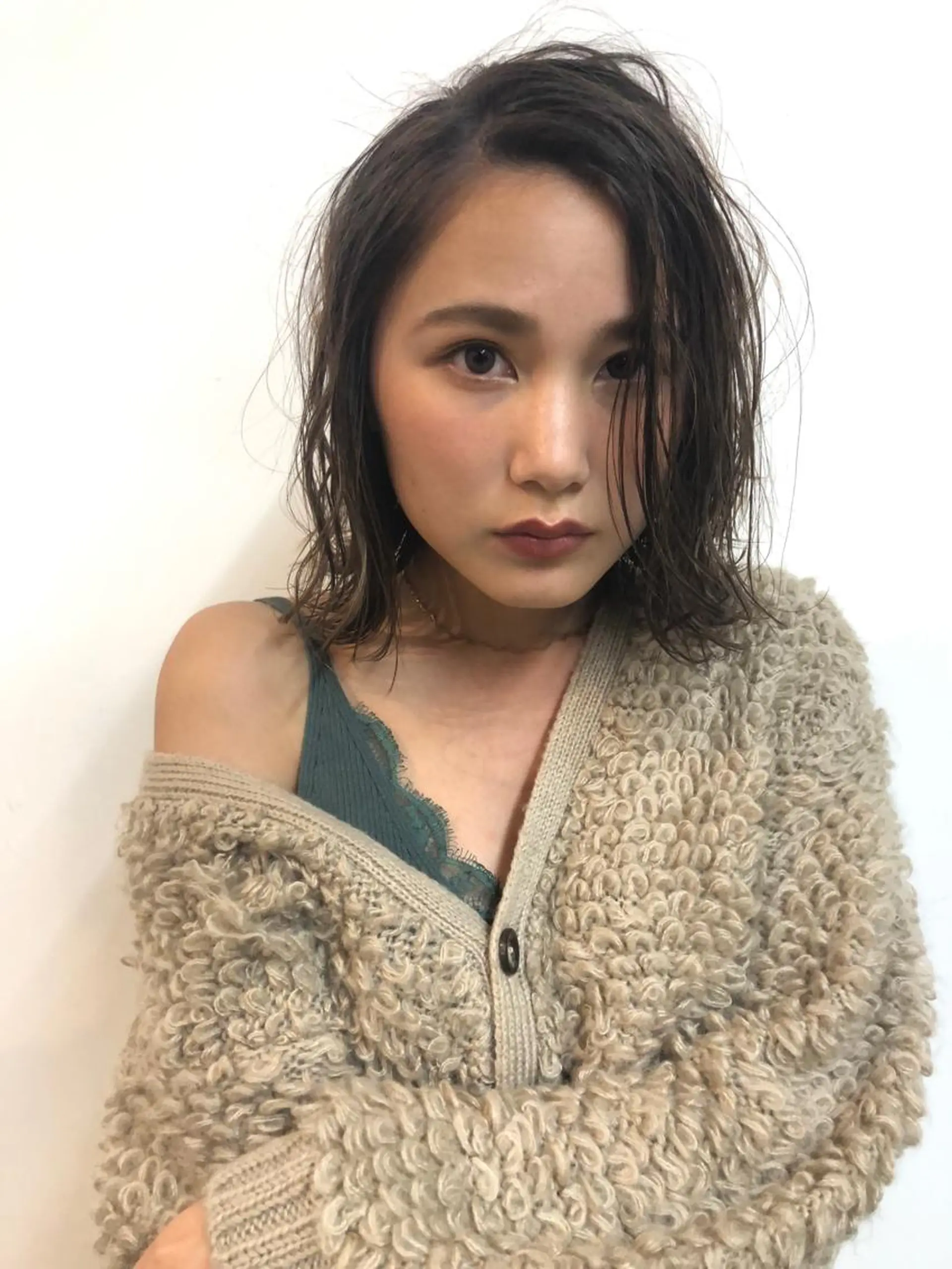 ミディアム カット 縮毛矯正 トリートメント ヘアセット 360°キレイな ショートカットのヘアスタイル