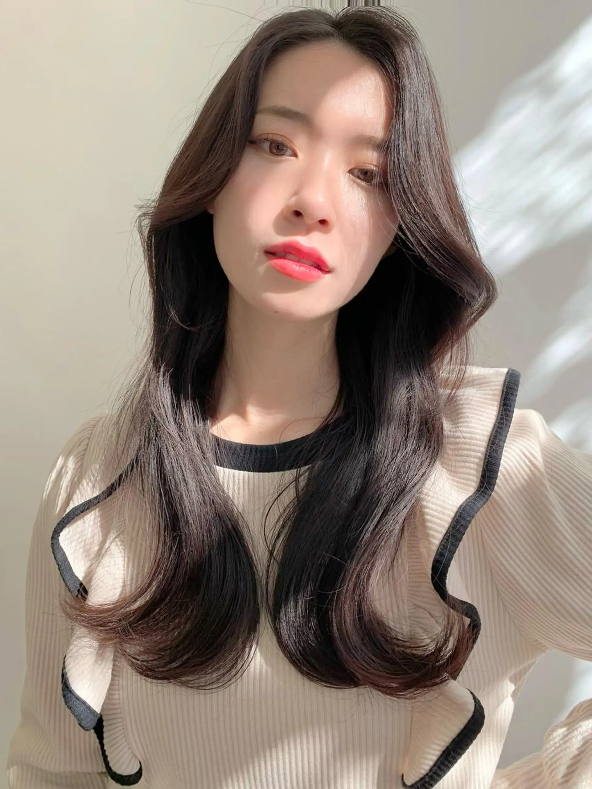 セミロング カラー くびれヘア 韓国風ヘア 小顔カット オルチャンヘア ワンホンヘア カット ヘアカラー トリートメント 鈴木 一貴のヘアスタイル