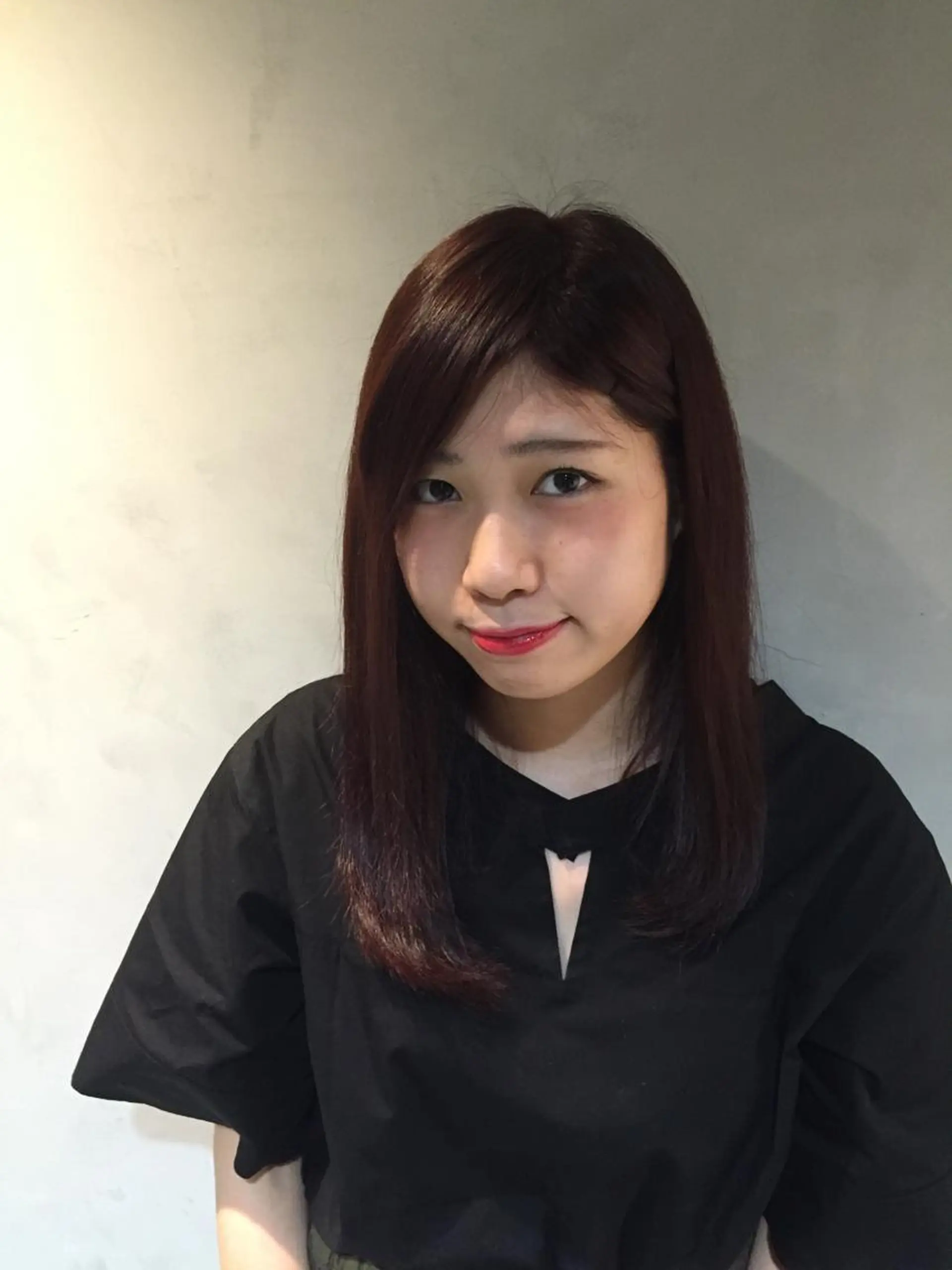 ミディアム カラー みつゆ 表参道/原宿のヘアスタイル