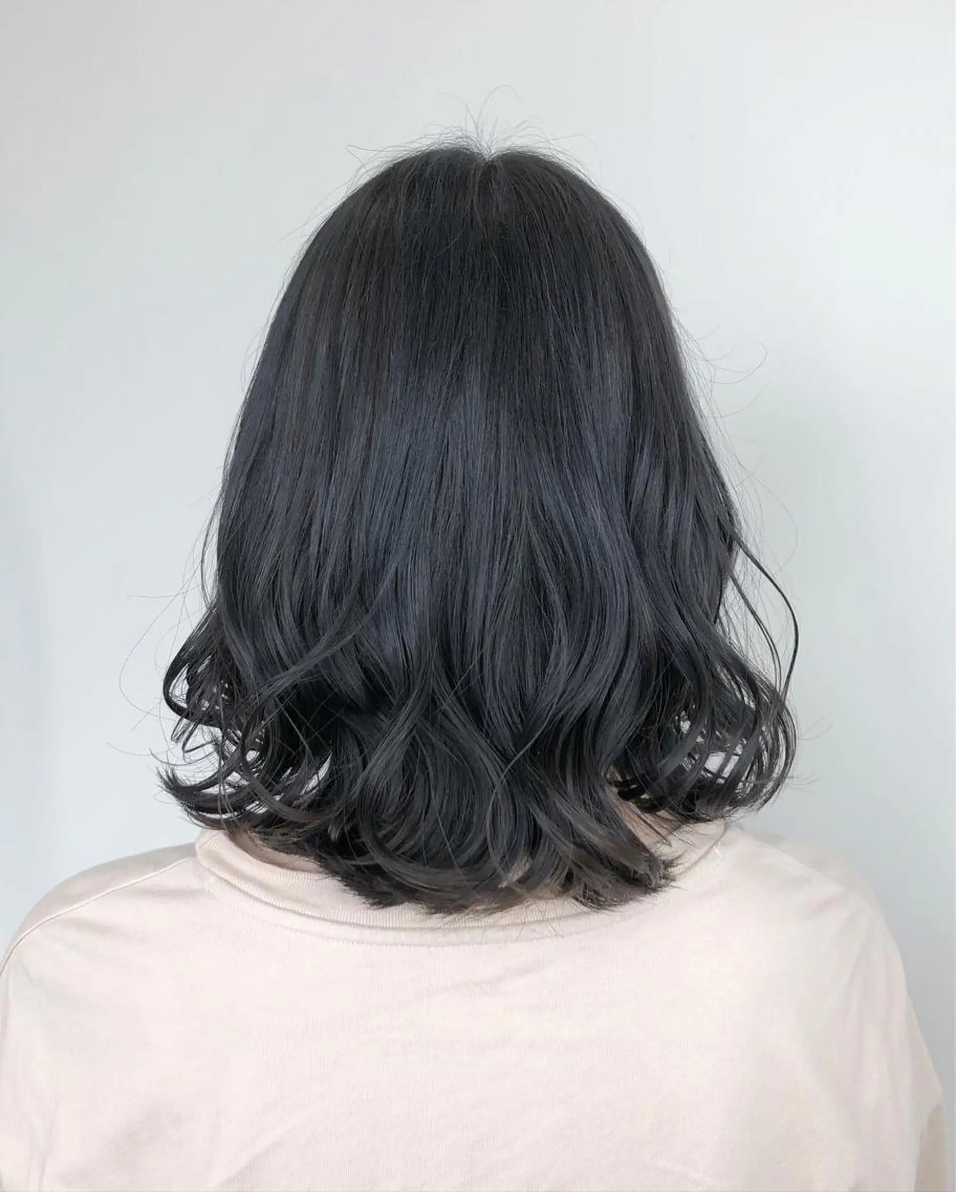 ミディアム カラー 手島 カミラのヘアスタイル