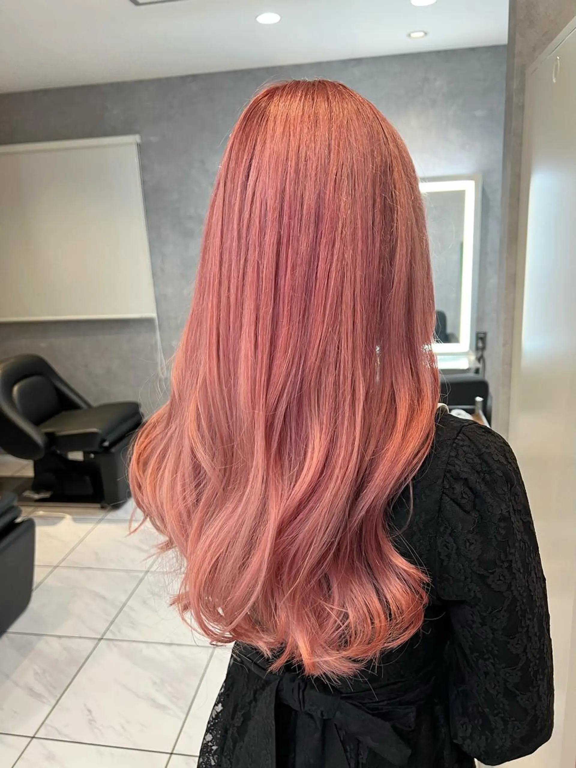 カラー SALOWIN栄 高須大貴のヘアスタイル