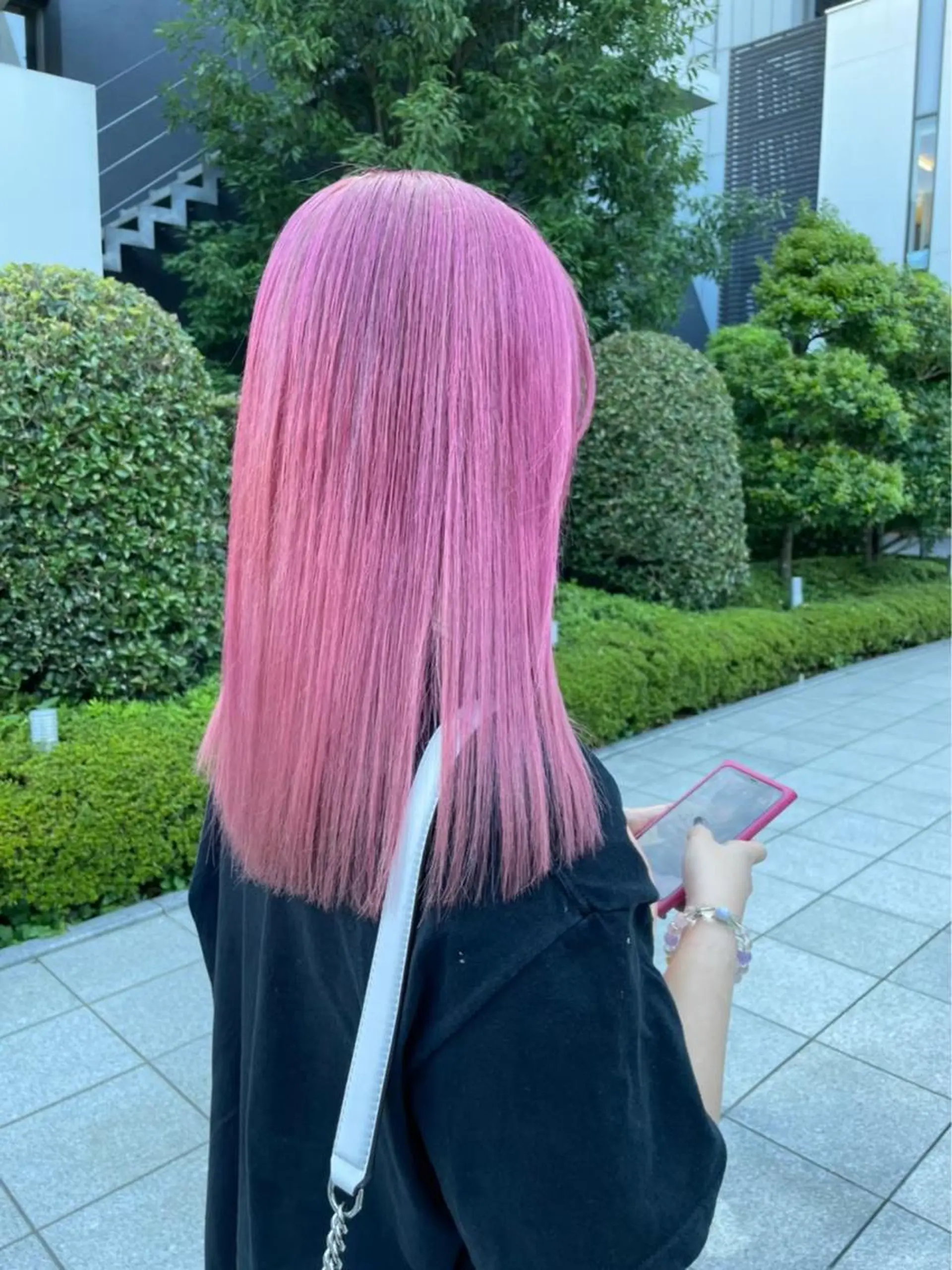 セミロング カラー ヘアアレンジ アッシュ アッシュグレー アッシュグレージュ バレイヤージュ ミストバング Bob&ハイトーン 専門家CHIHIROのヘアスタイル