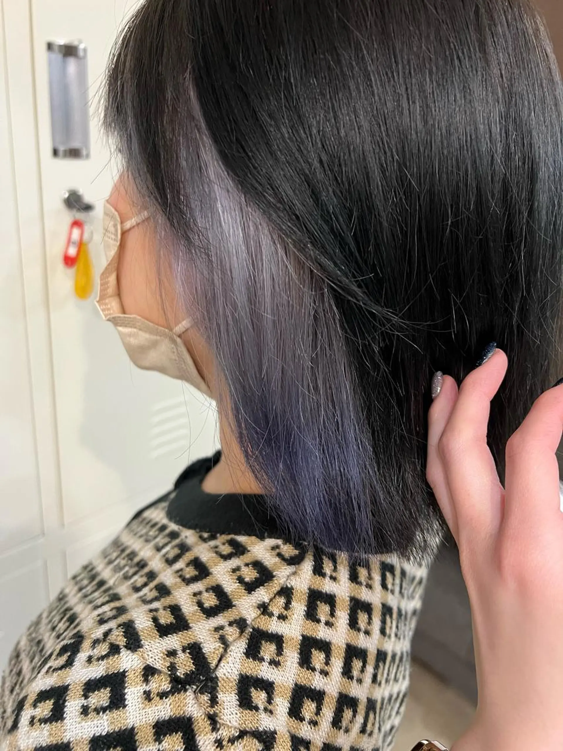 ミディアム カラー 黒田 愛梨のヘアスタイル