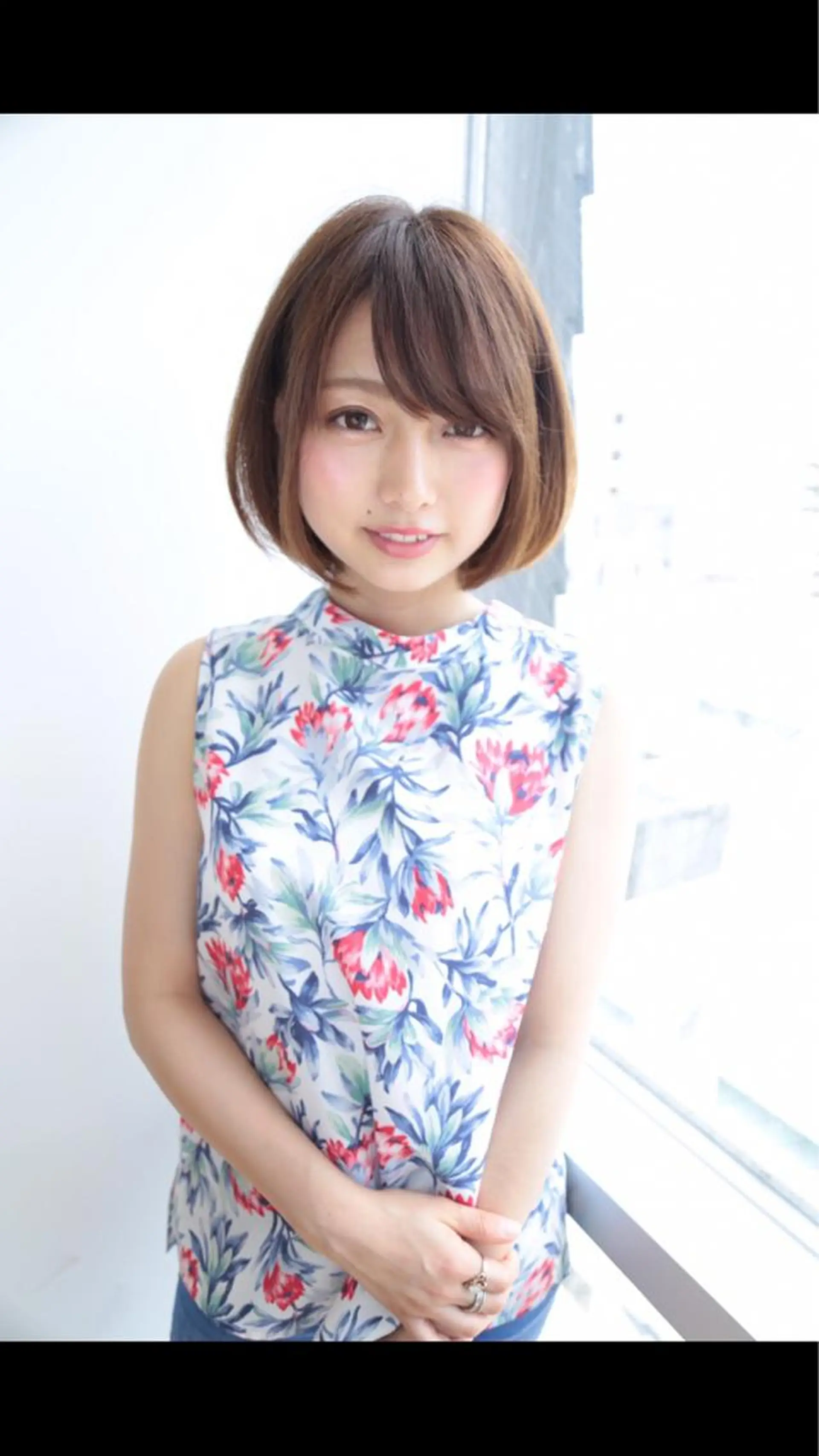 ショート ショートボブ ボブ ショートヘア 小顔カット コテ巻き風パーマ SHONOのヘアスタイル