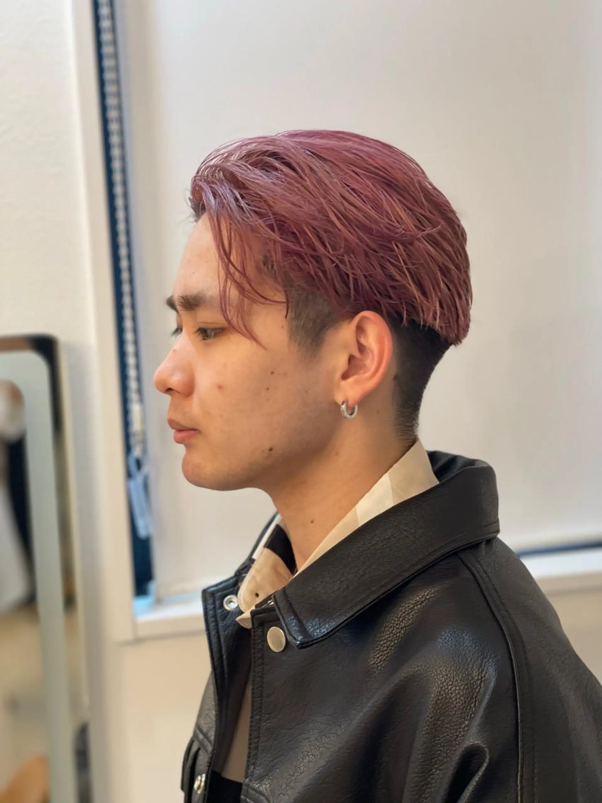 ショート カラー 本田 央介のヘアスタイル