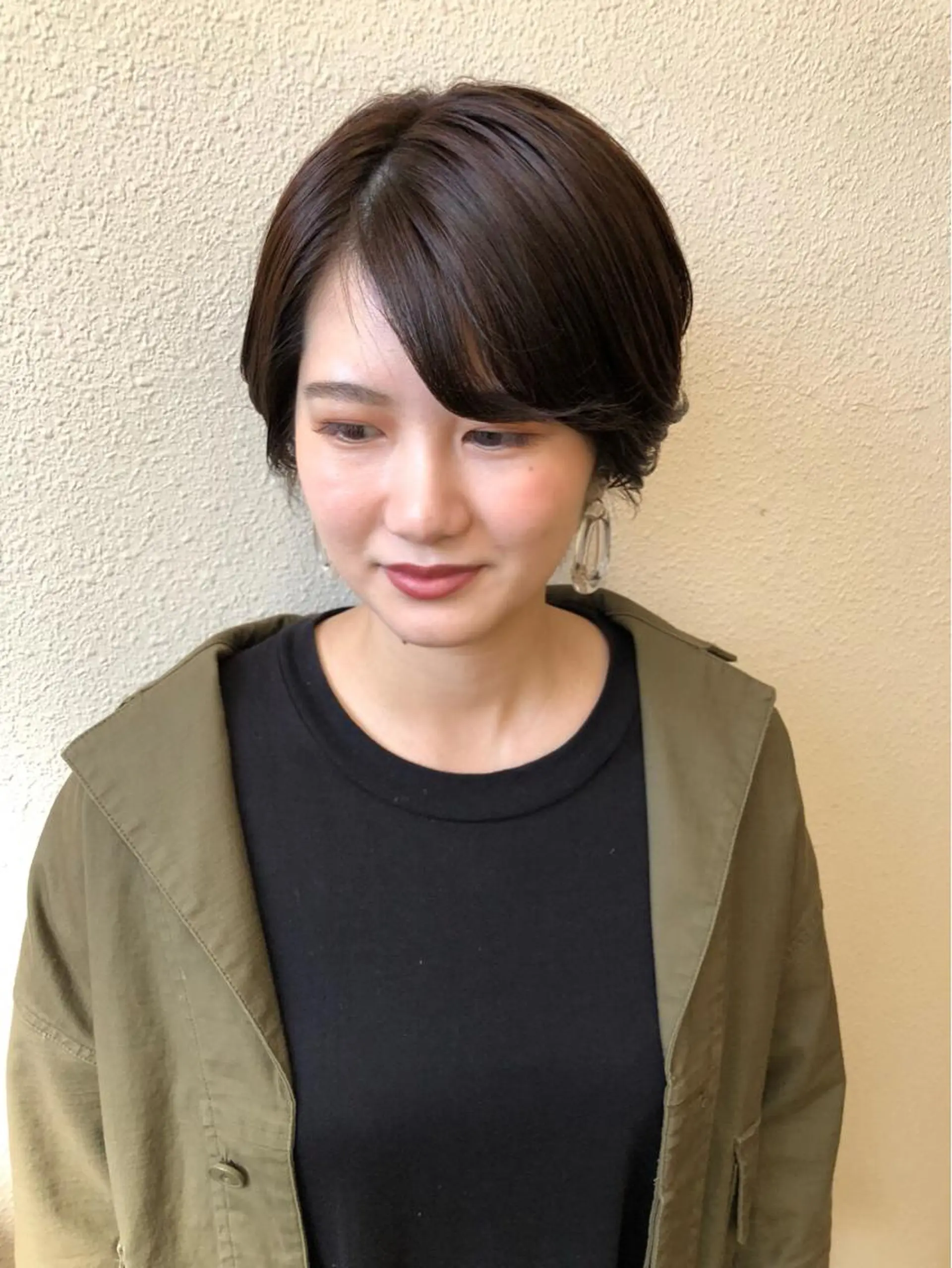 ショート カラー ツキノキ ミナのヘアスタイル