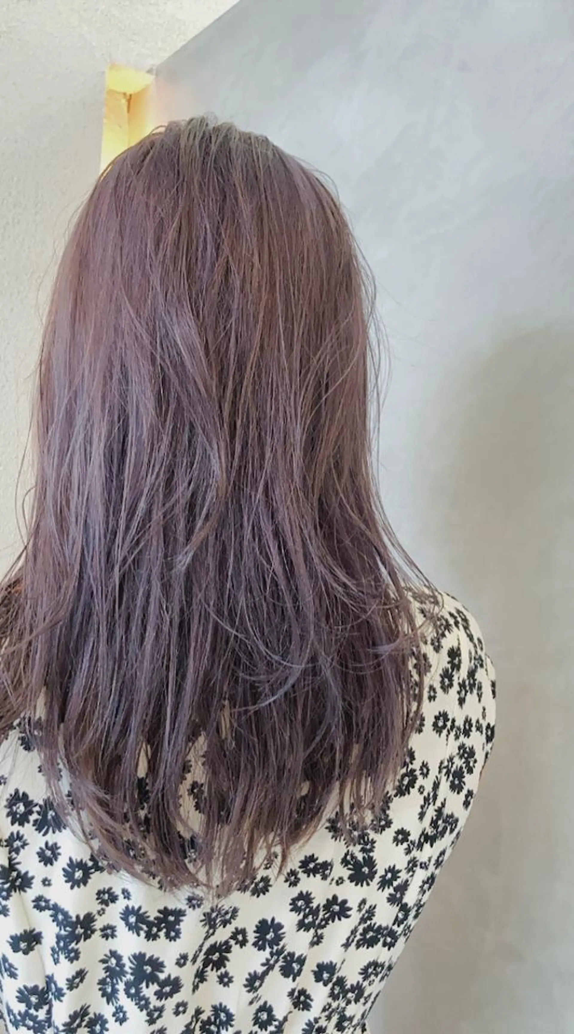 ロング カラー ブリーチ ラベンダーカラー 佐伯 和佳のヘアスタイル