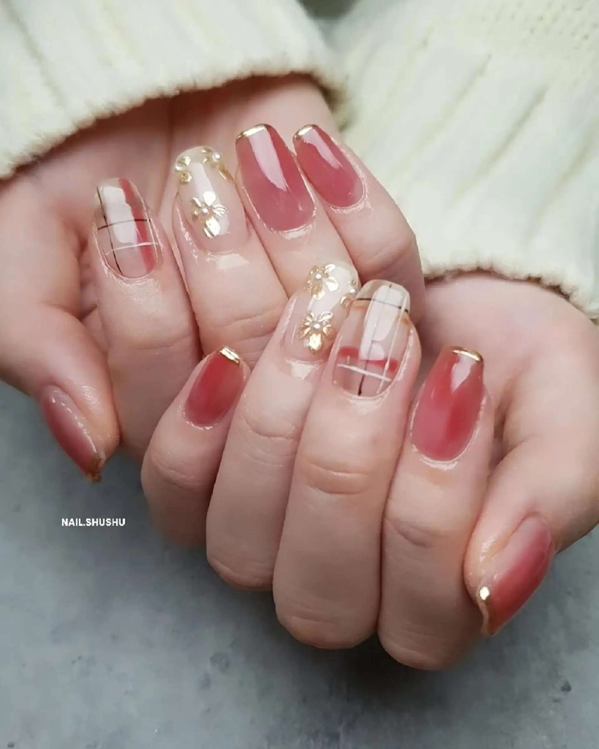 ネイル 持ち込み ニュアンスネイル シンプルネイル 冬ネイル 3dパーツ/流行り 👧shushu❤️のネイルデザイン